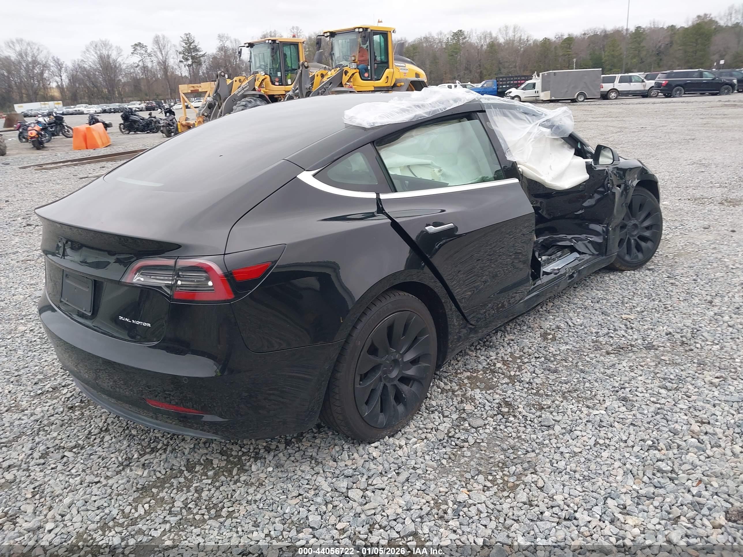 TESLA MODEL image 4