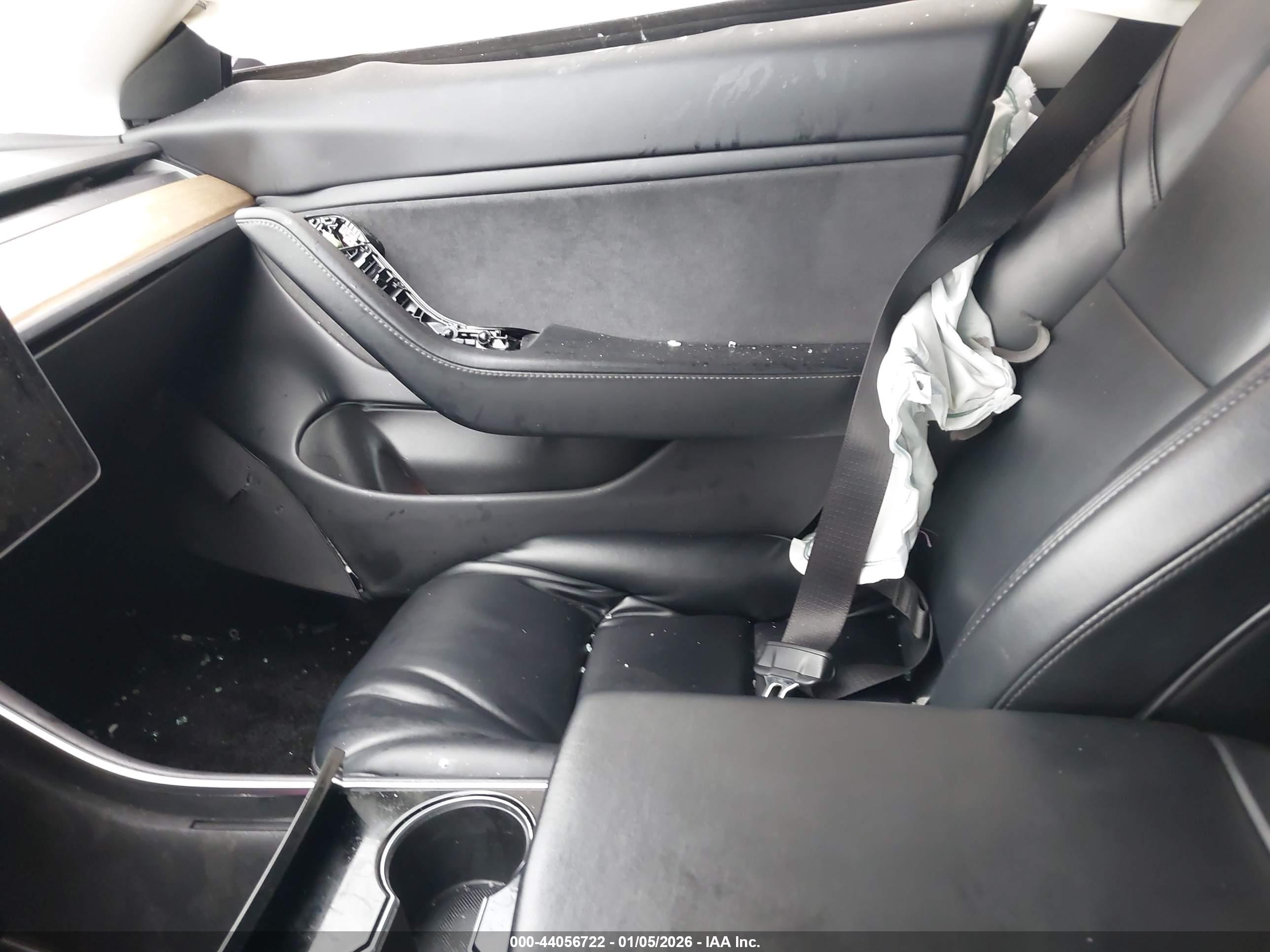 TESLA MODEL image 5