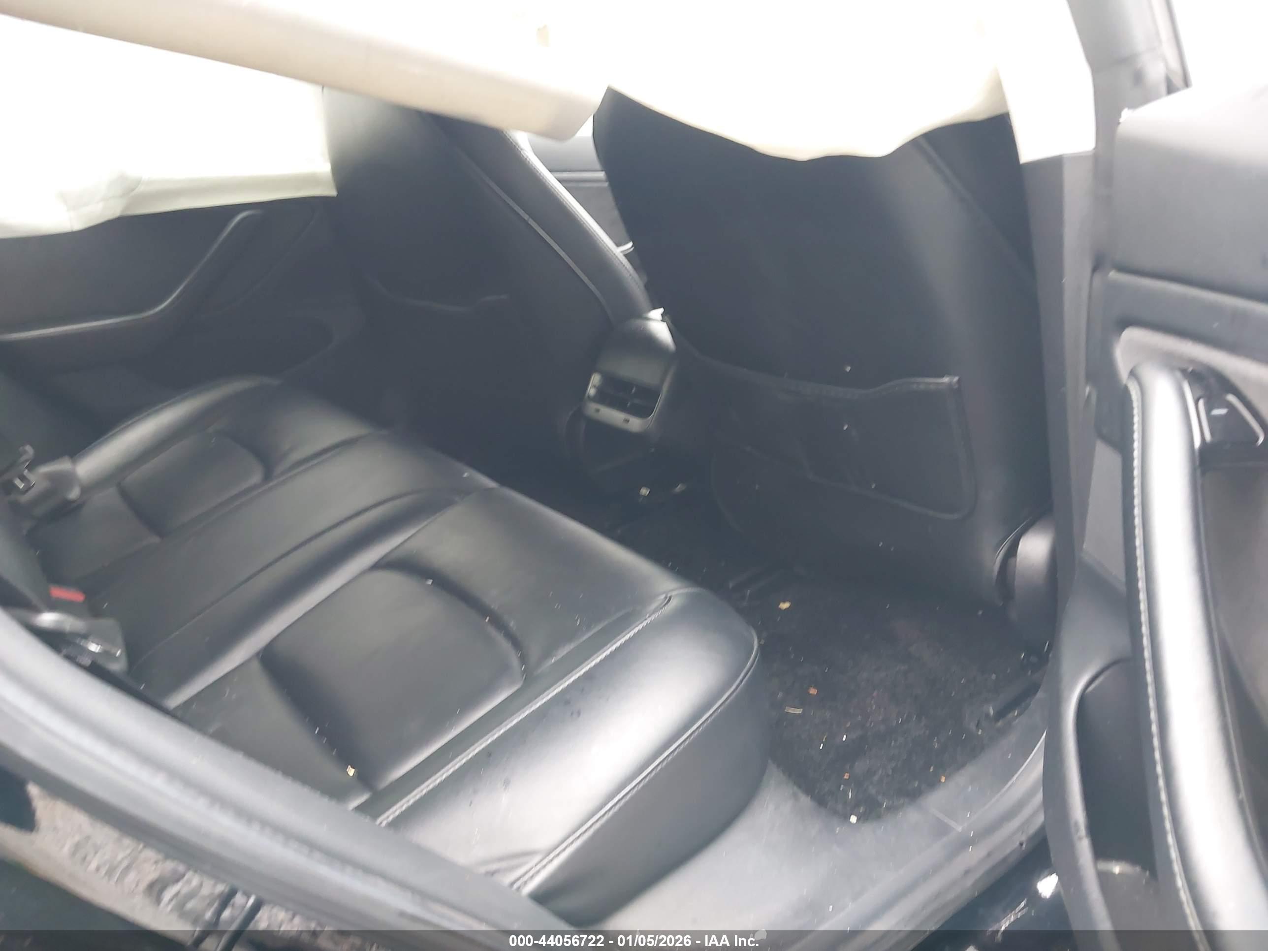 TESLA MODEL image 8