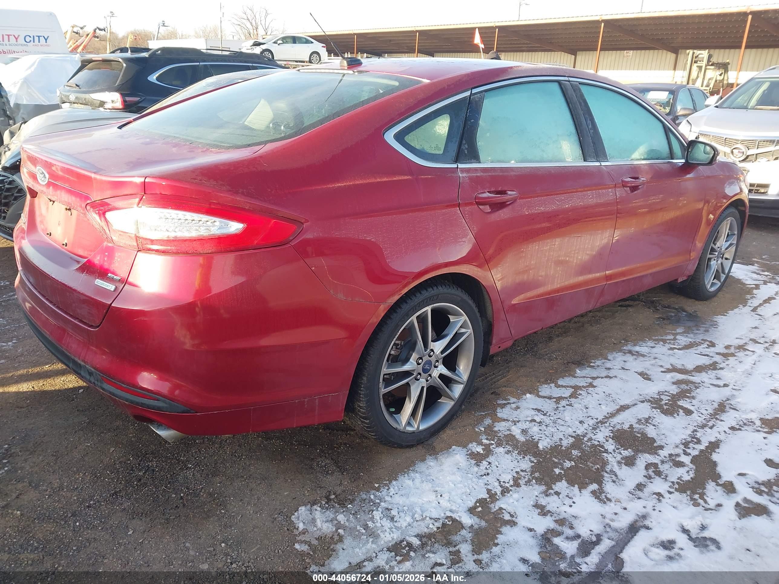 FORD FUSION image 4