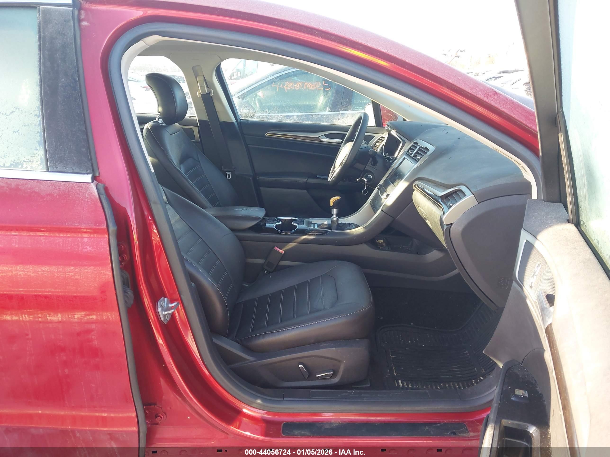 FORD FUSION image 5