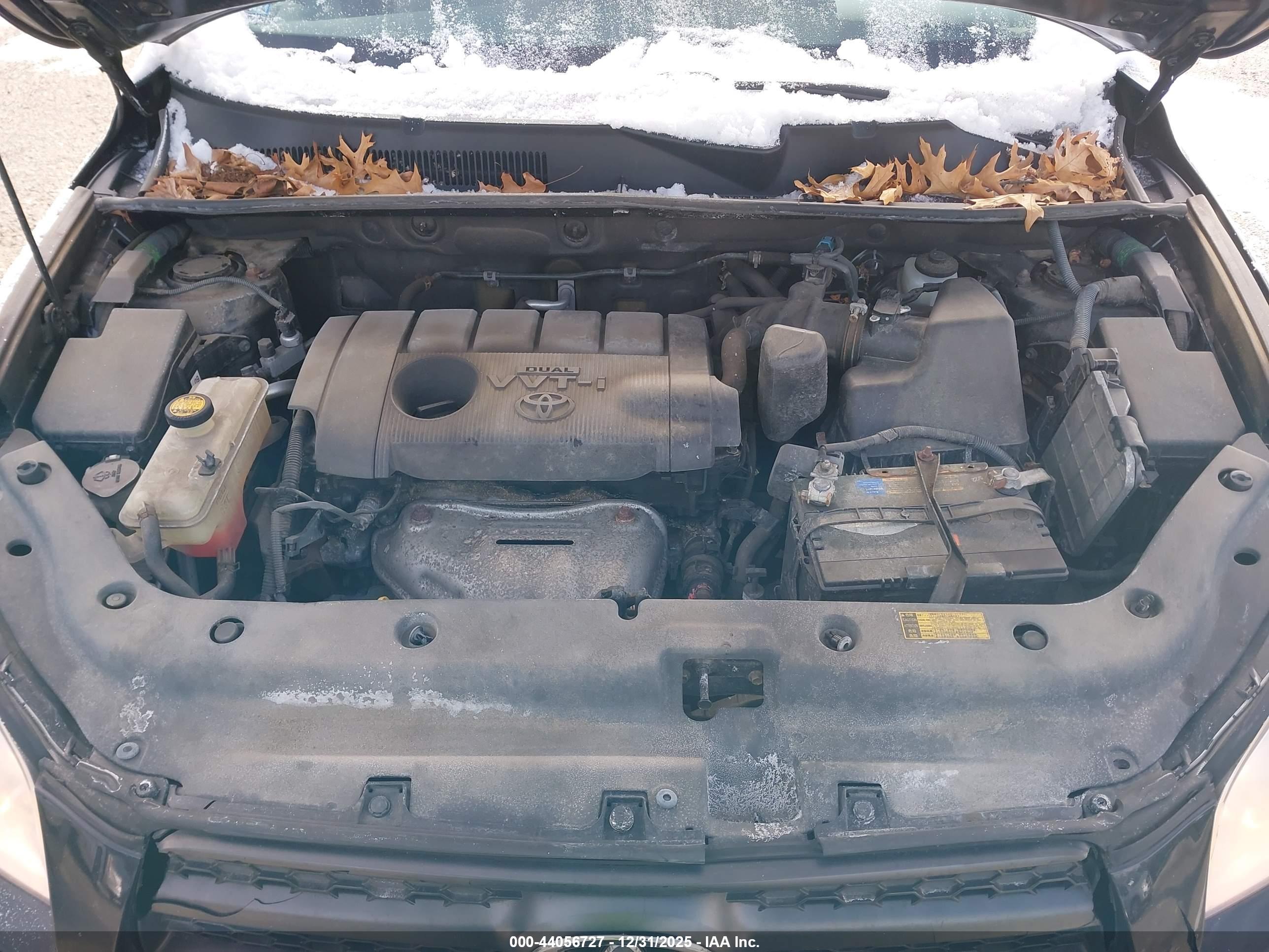TOYOTA RAV4 image 10