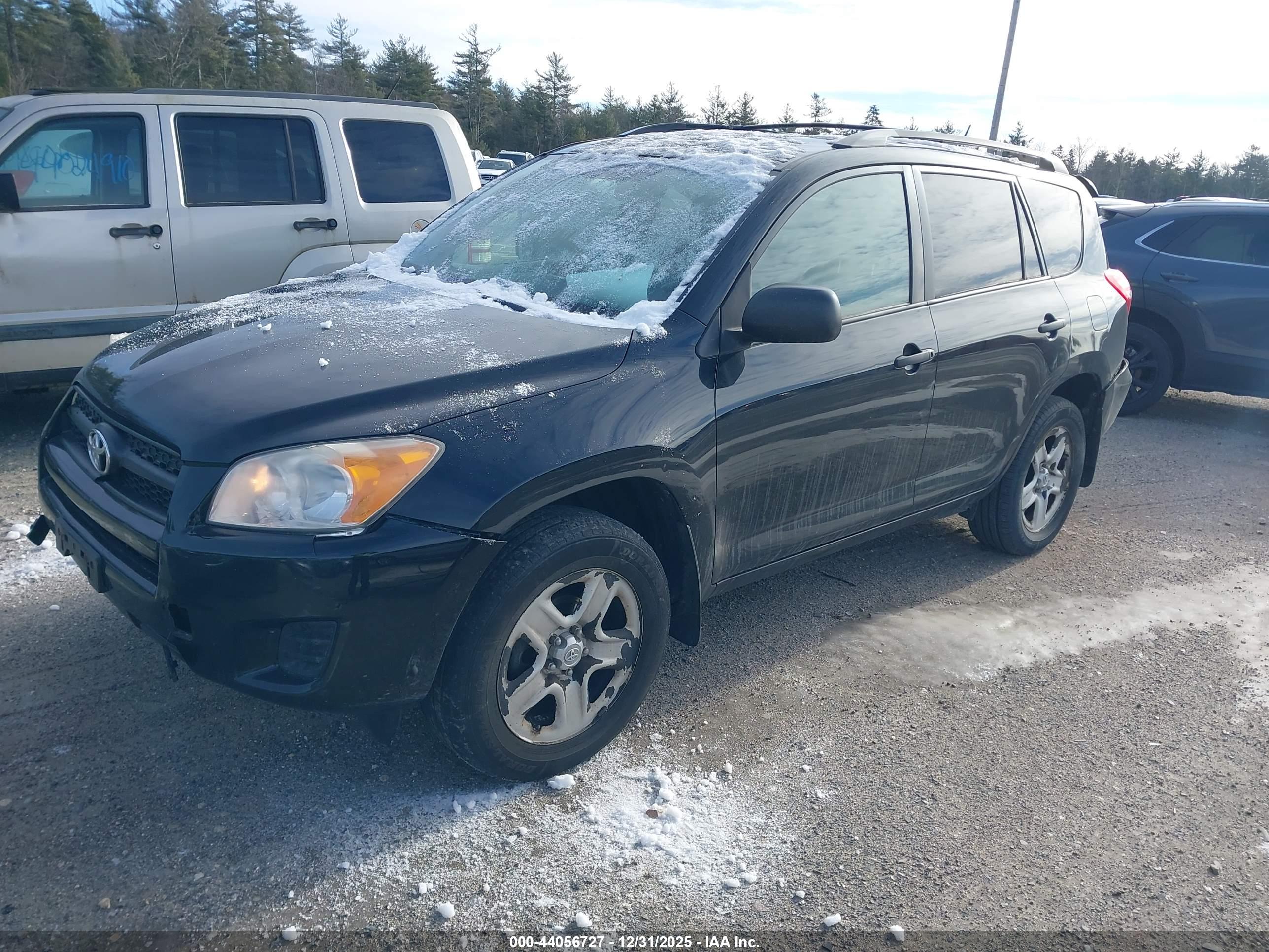 TOYOTA RAV4 image 2