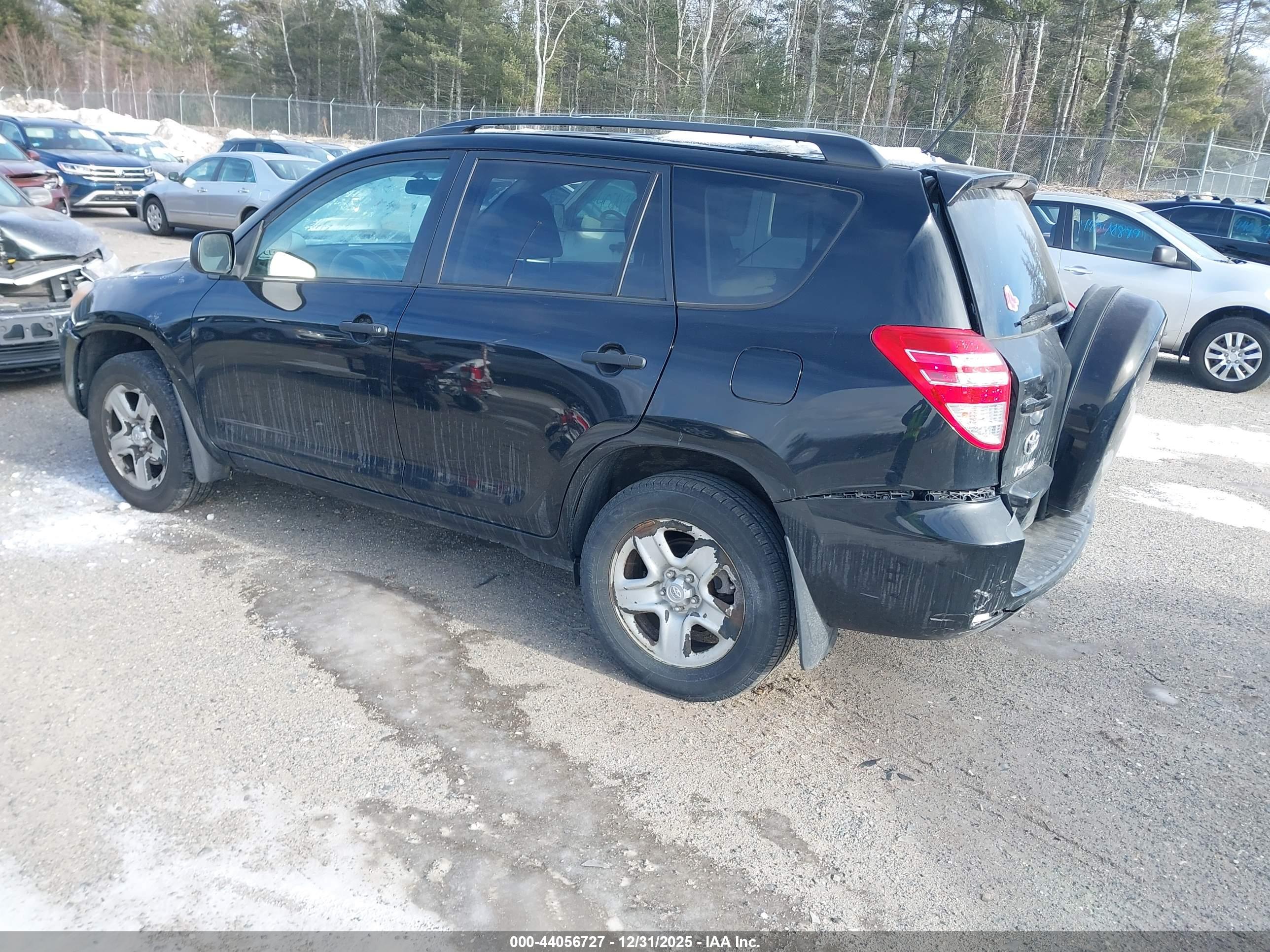 TOYOTA RAV4 image 3