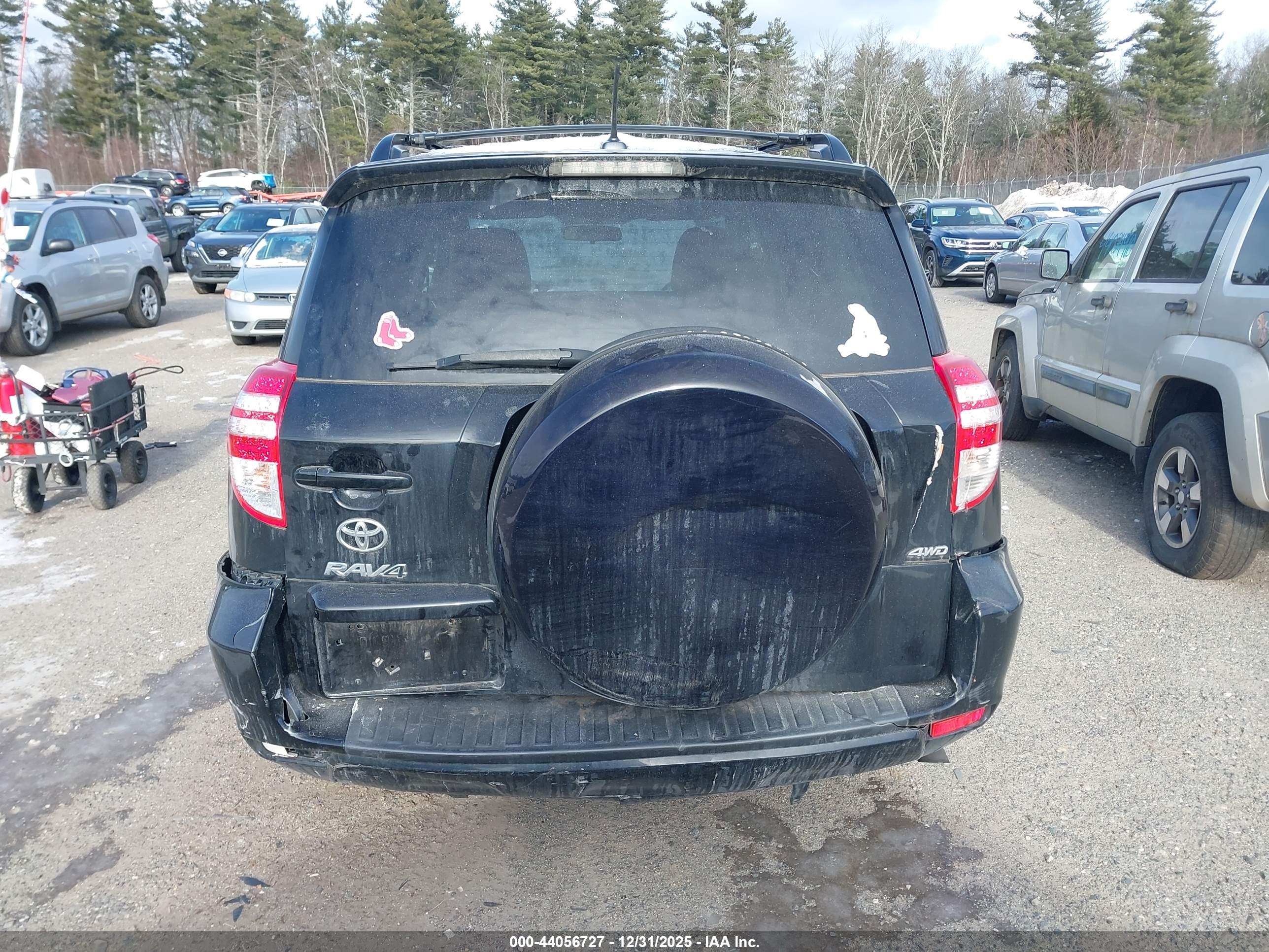 TOYOTA RAV4 image 6