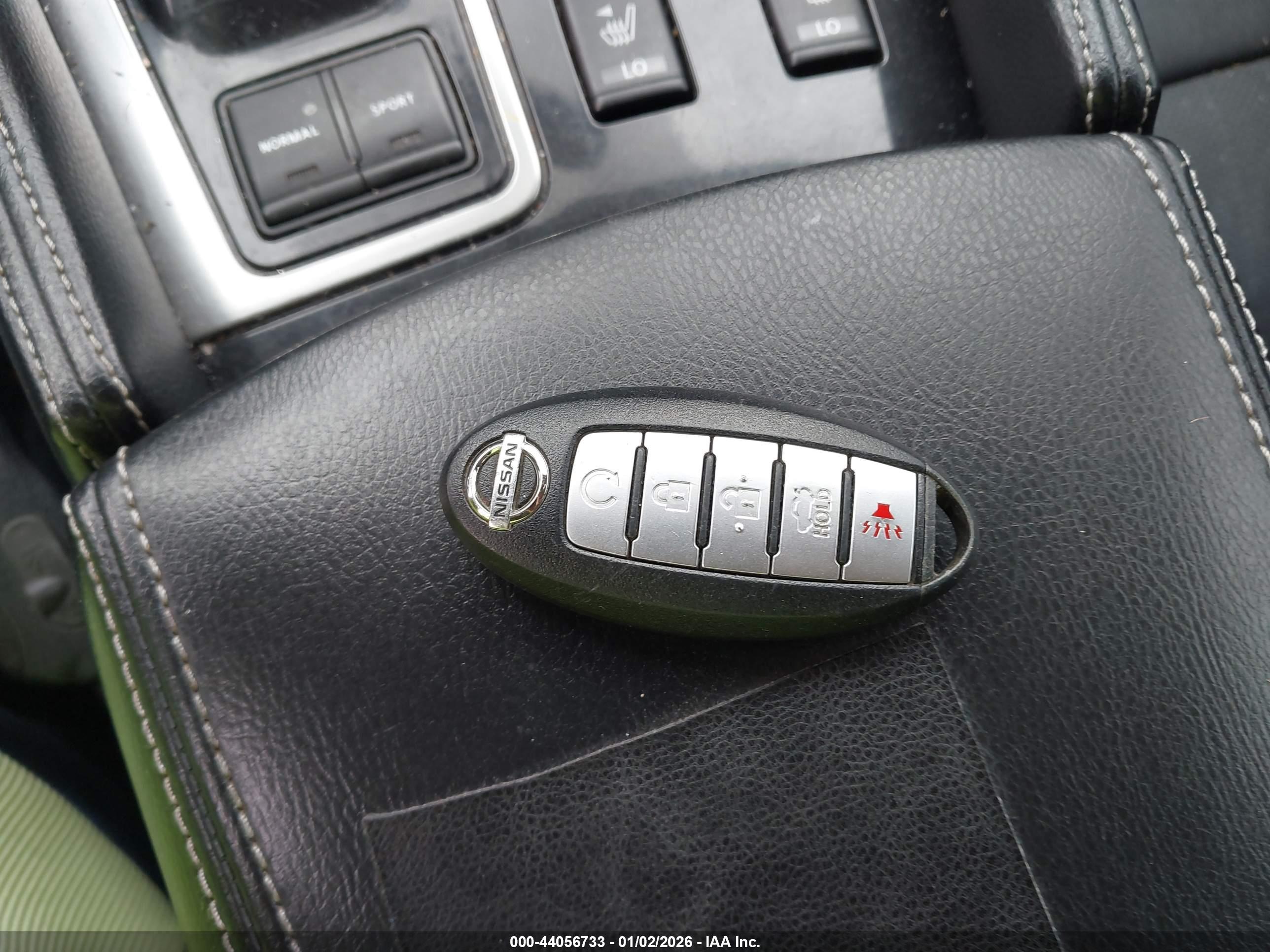 NISSAN MAXIMA image 11