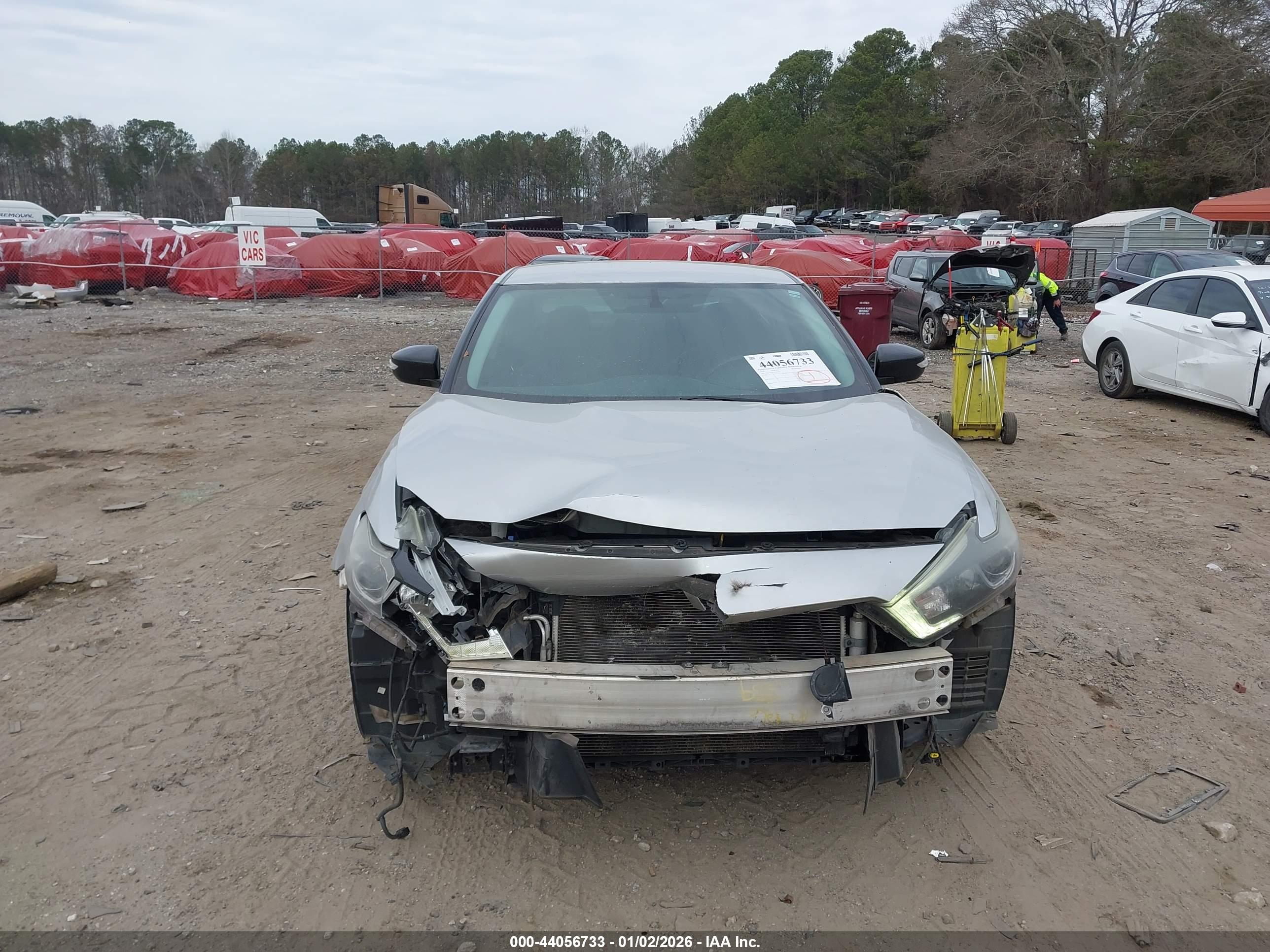 NISSAN MAXIMA image 6