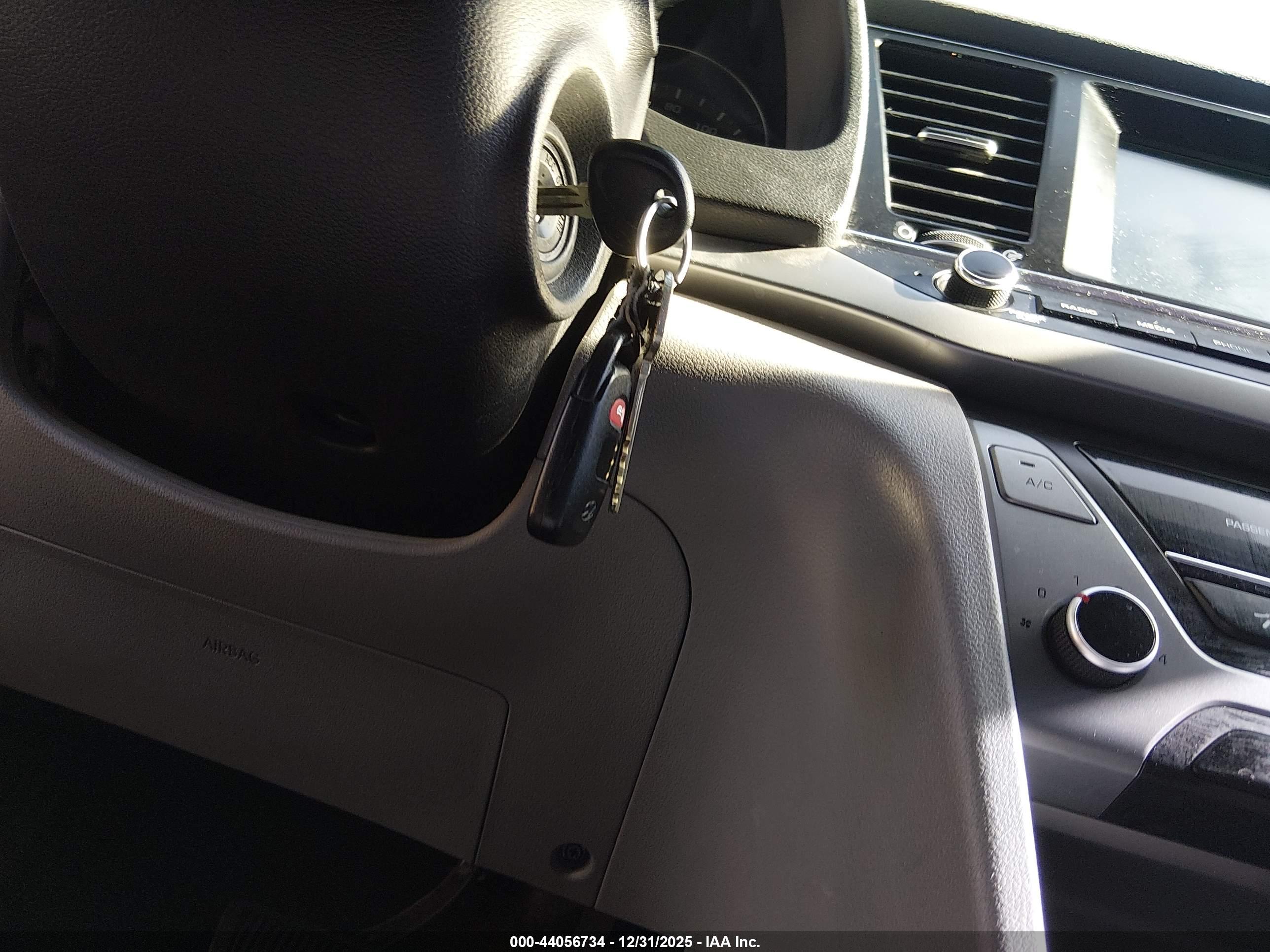 HYUNDAI ELANTRA image 11