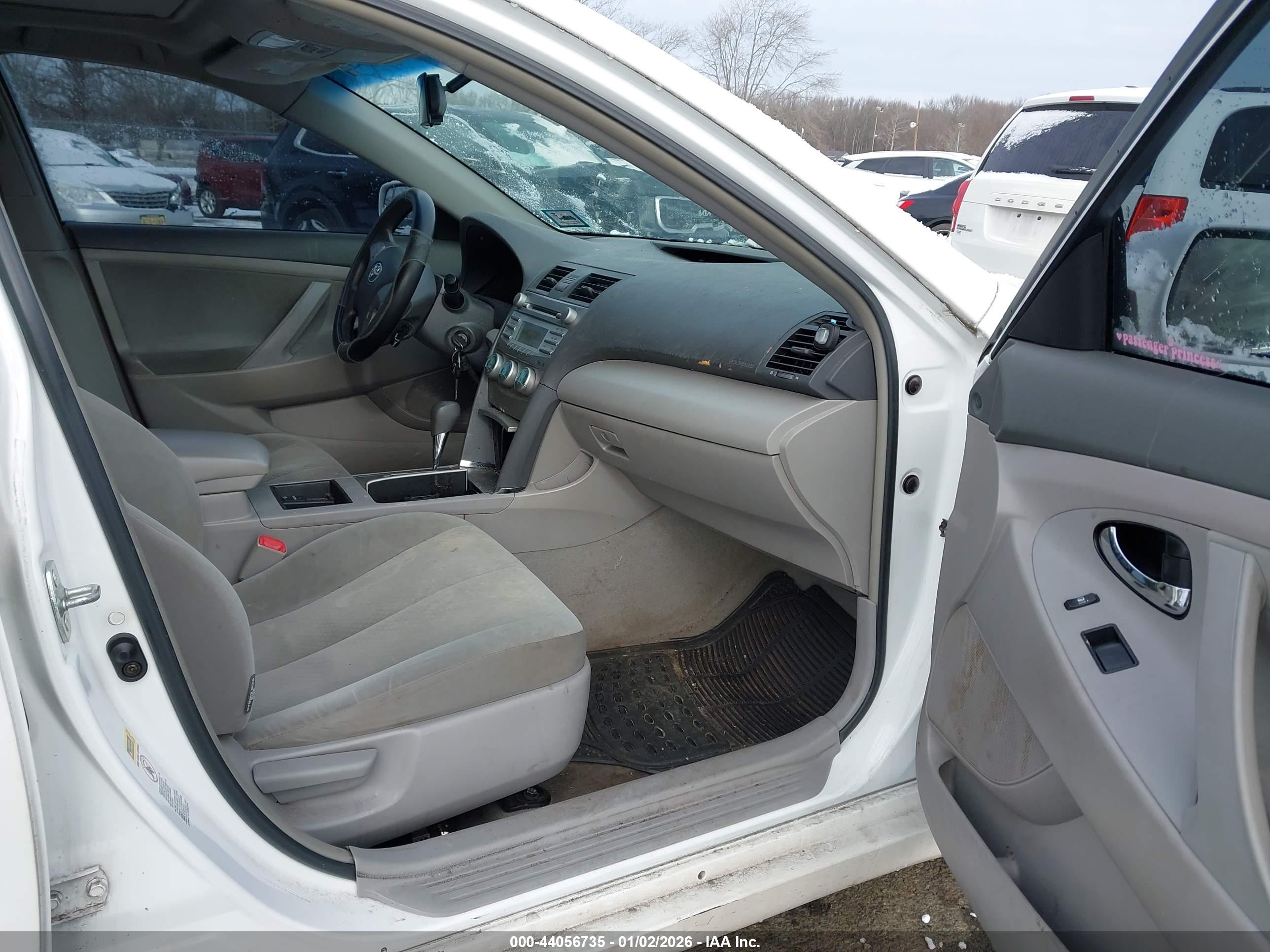 TOYOTA CAMRY image 5