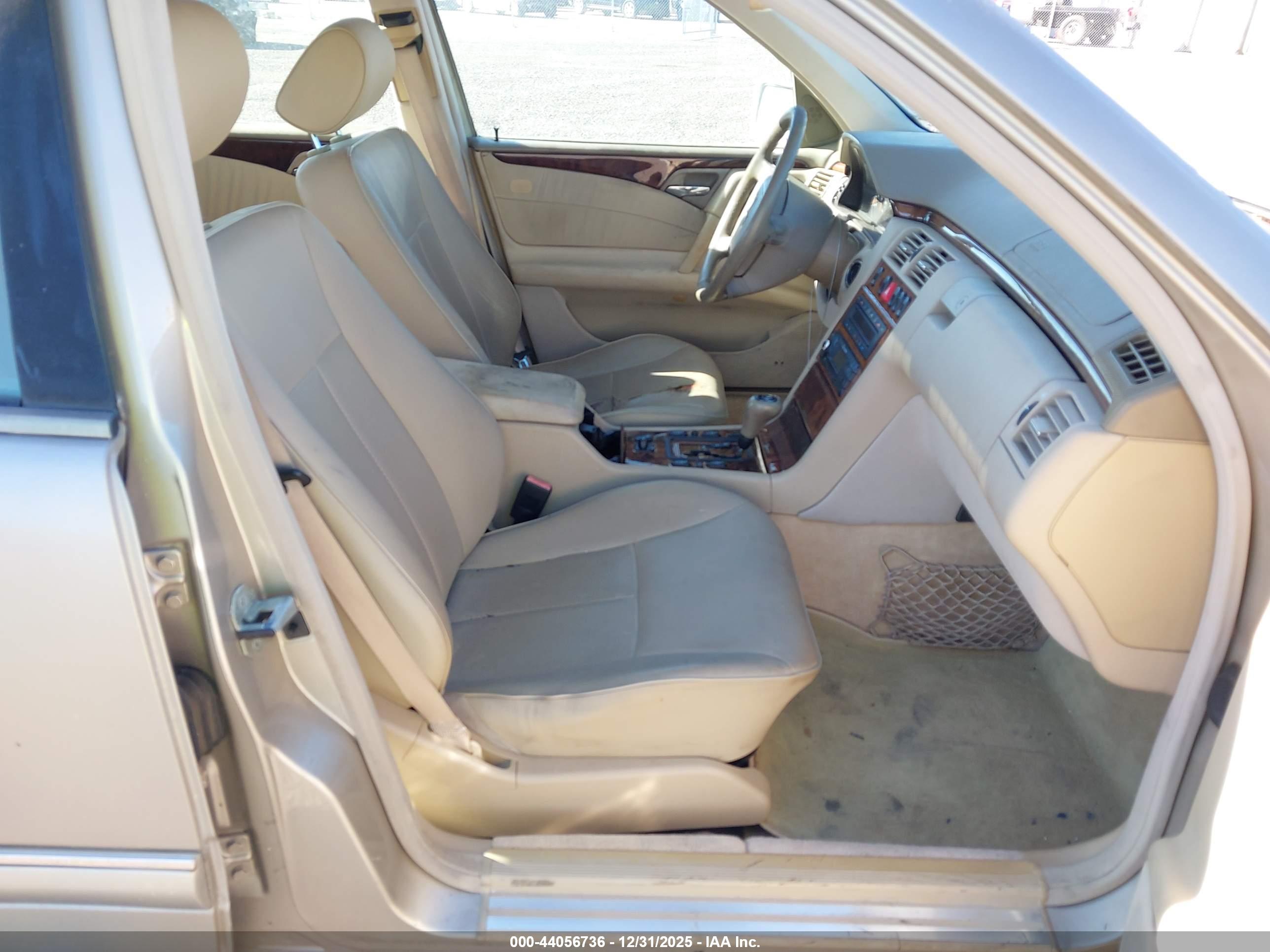MERCEDES-BENZ E image 5