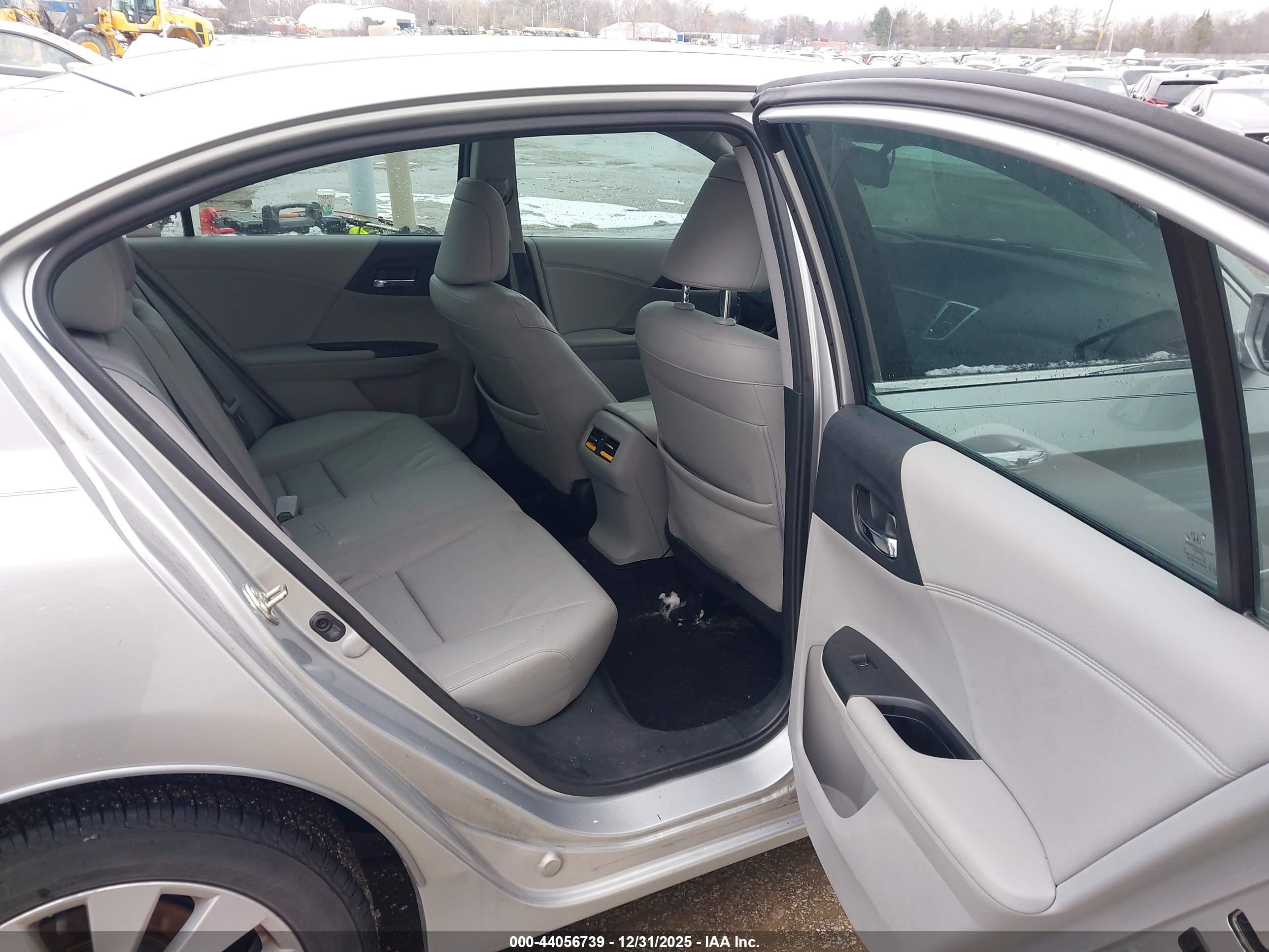 HONDA ACCORD image 8