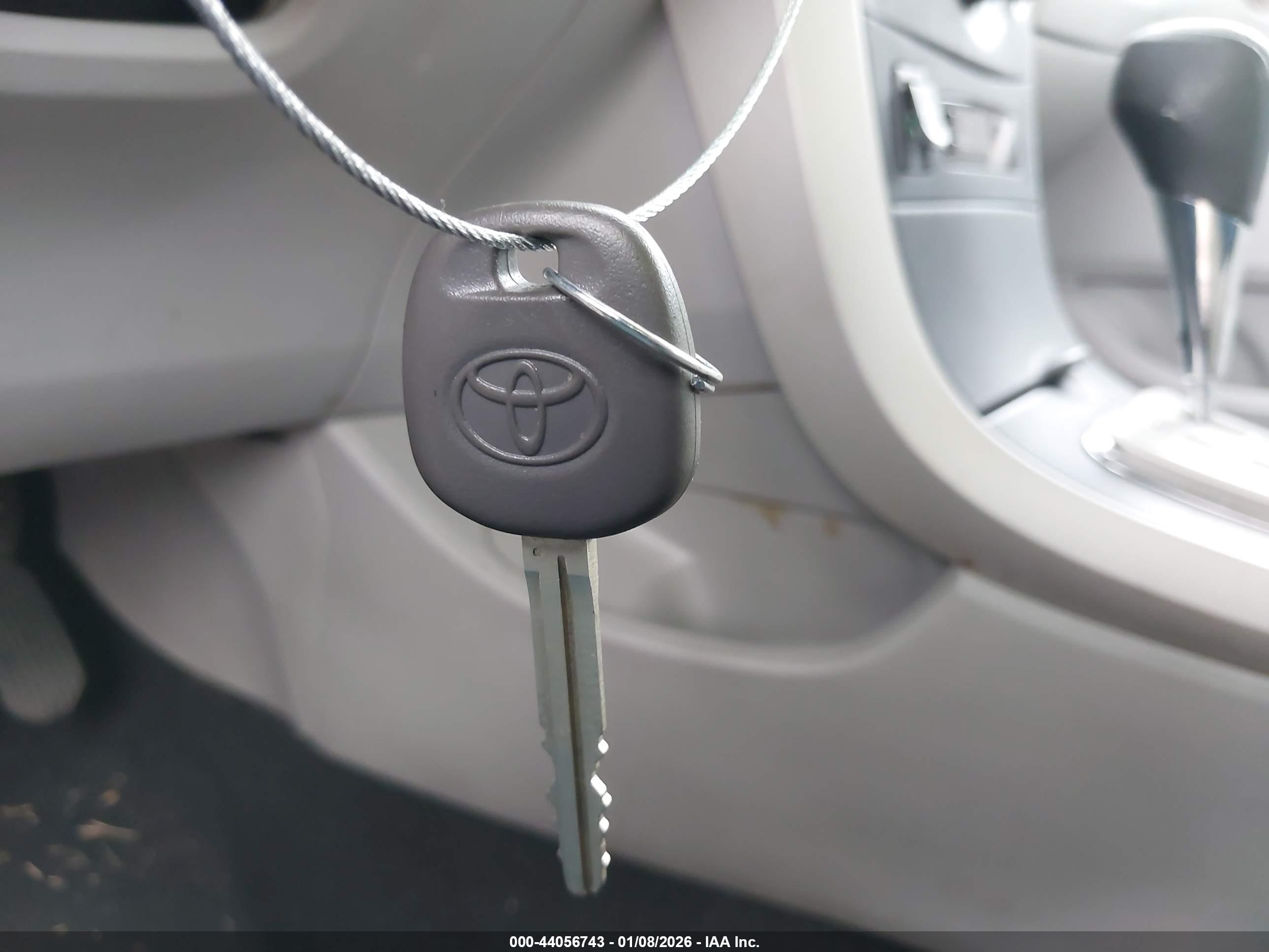 TOYOTA COROLLA image 11