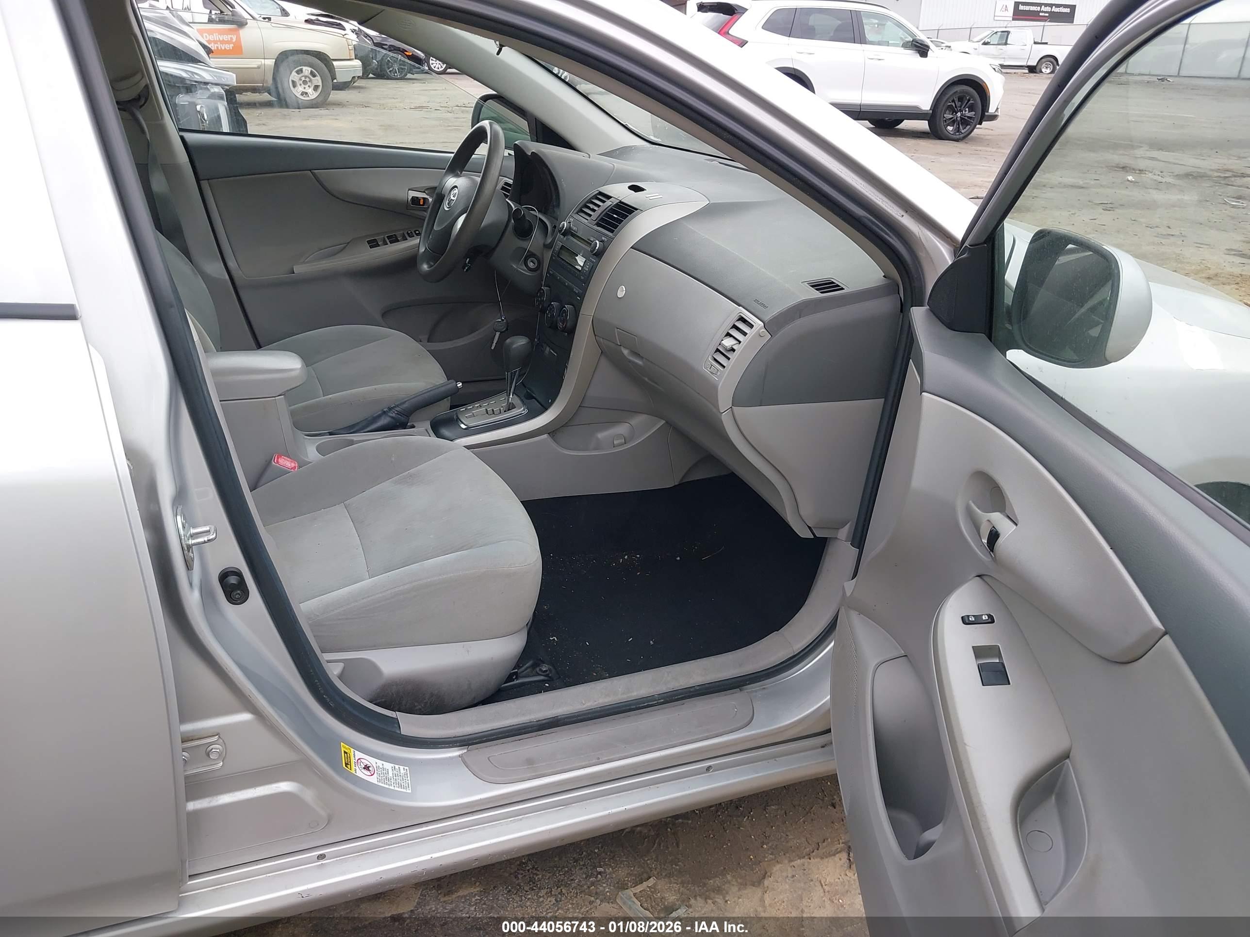 TOYOTA COROLLA image 5