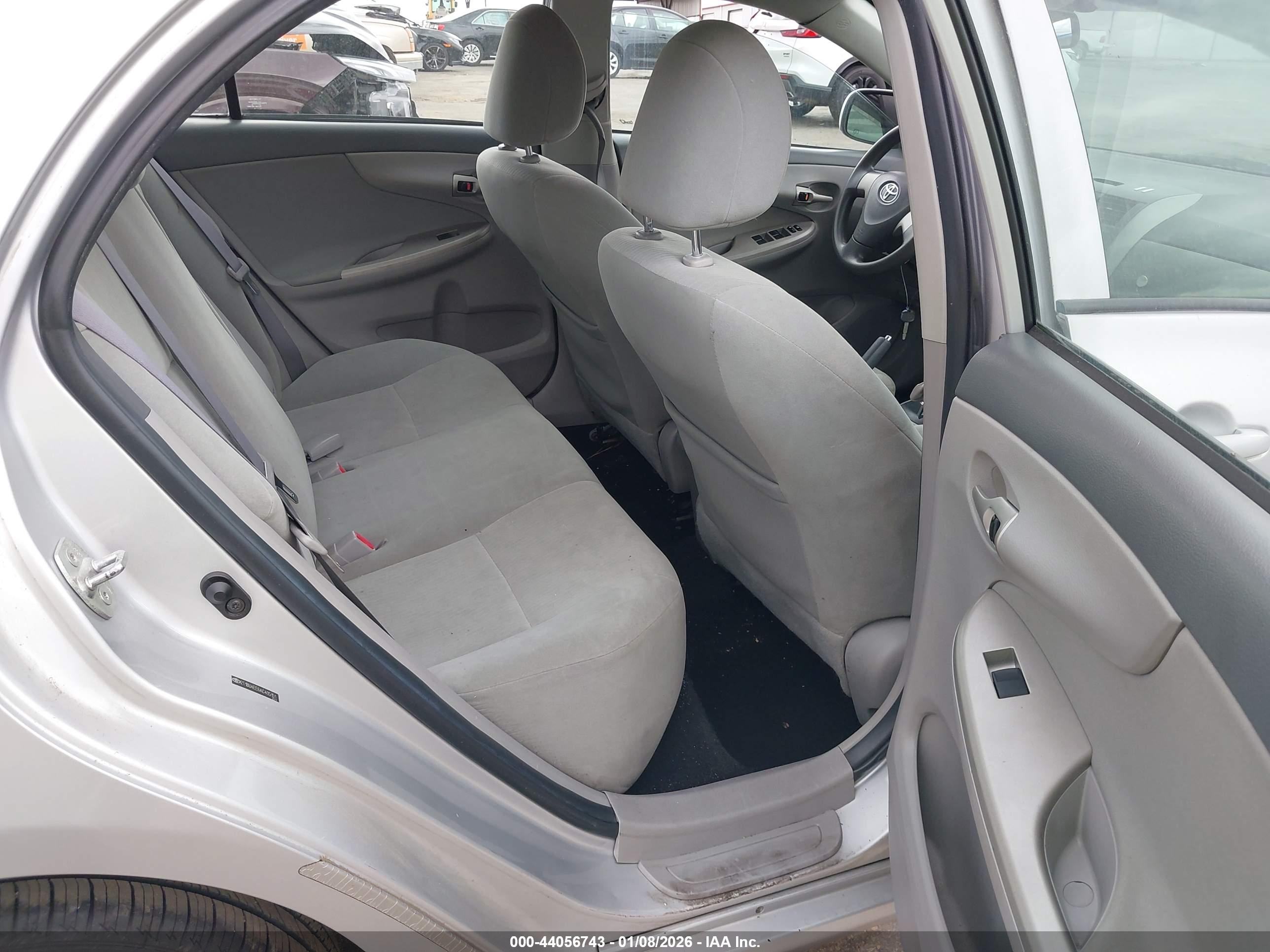 TOYOTA COROLLA image 8