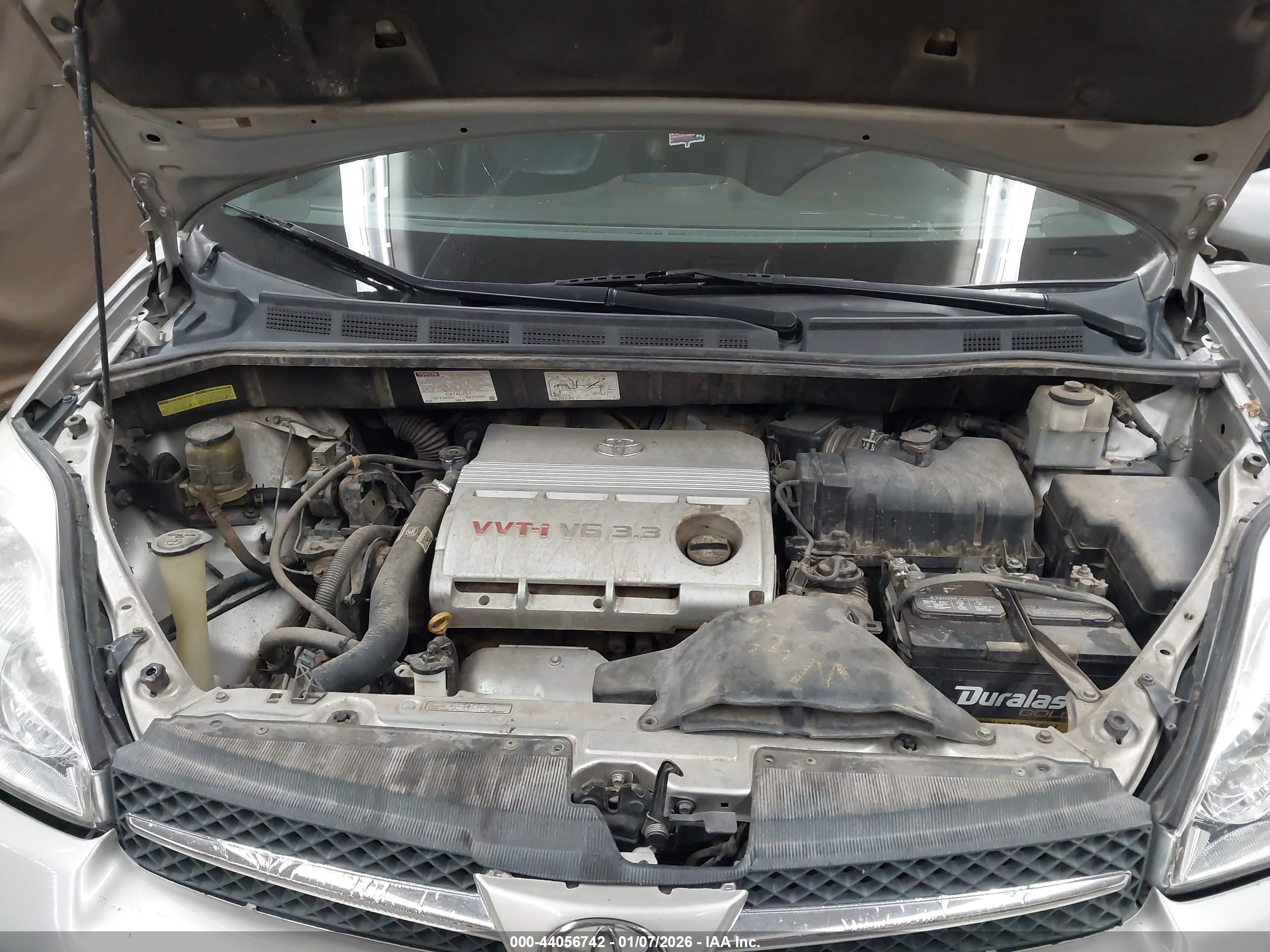 TOYOTA SIENNA image 10