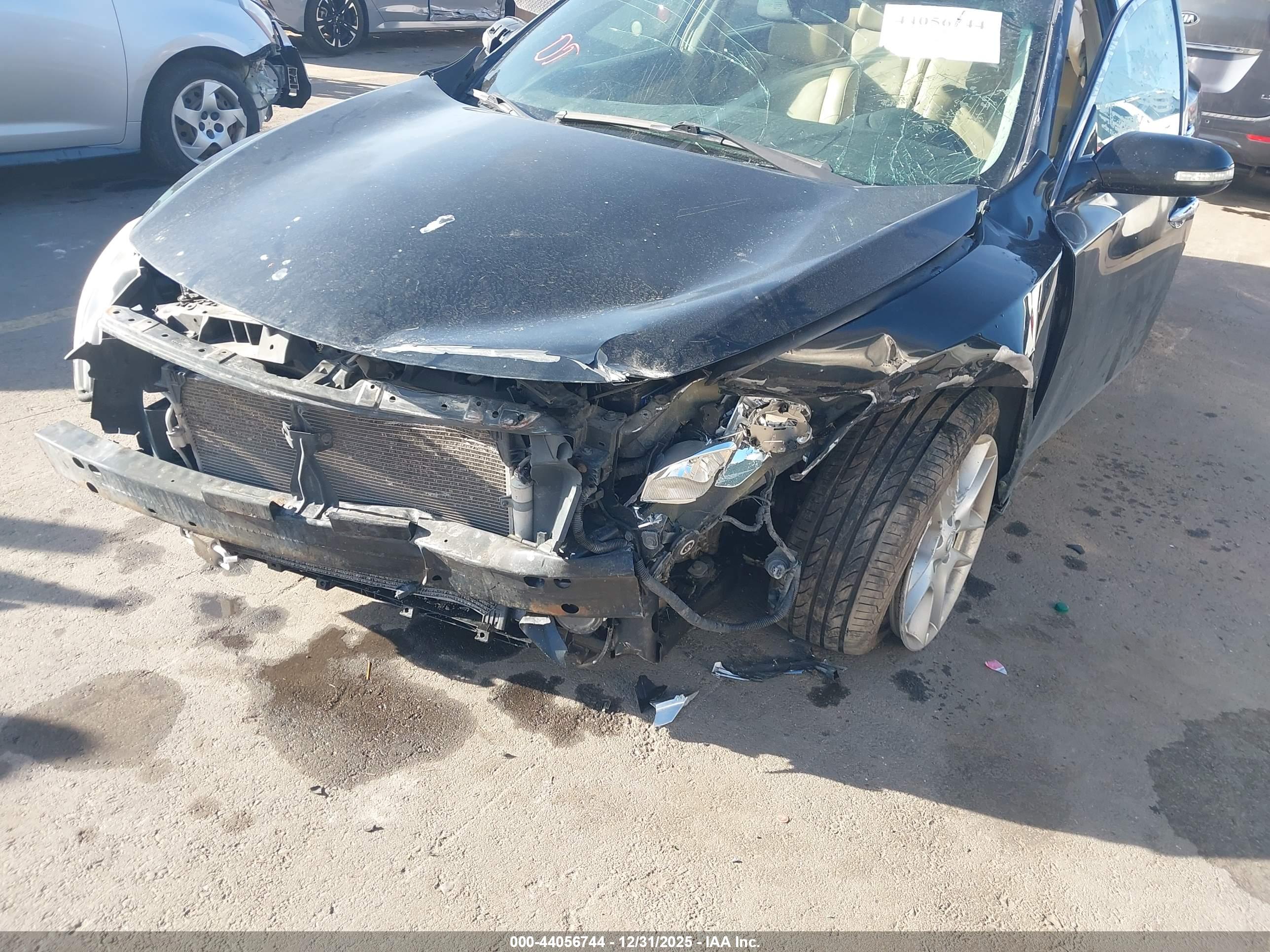 NISSAN MAXIMA image 6