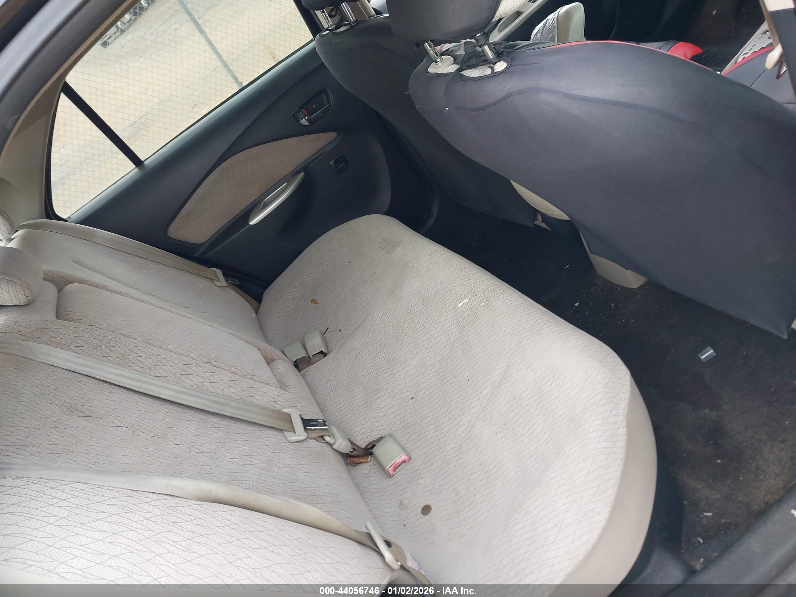 TOYOTA YARIS image 8