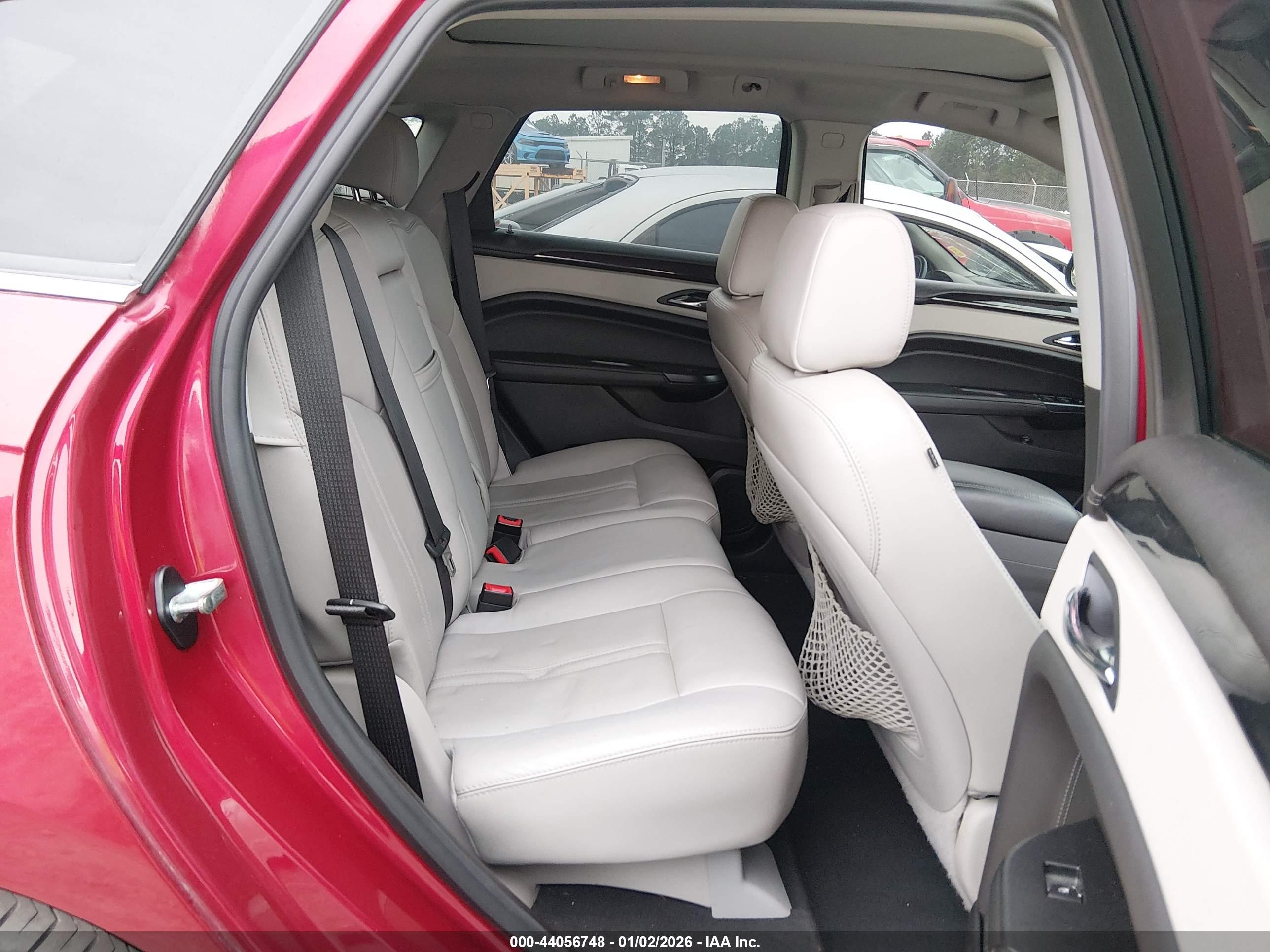 CADILLAC SRX image 8