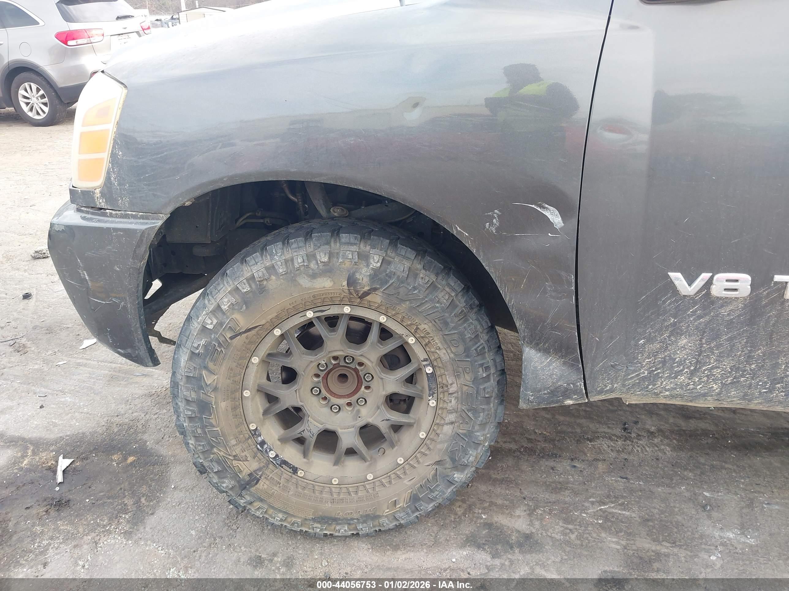 NISSAN TITAN image 6