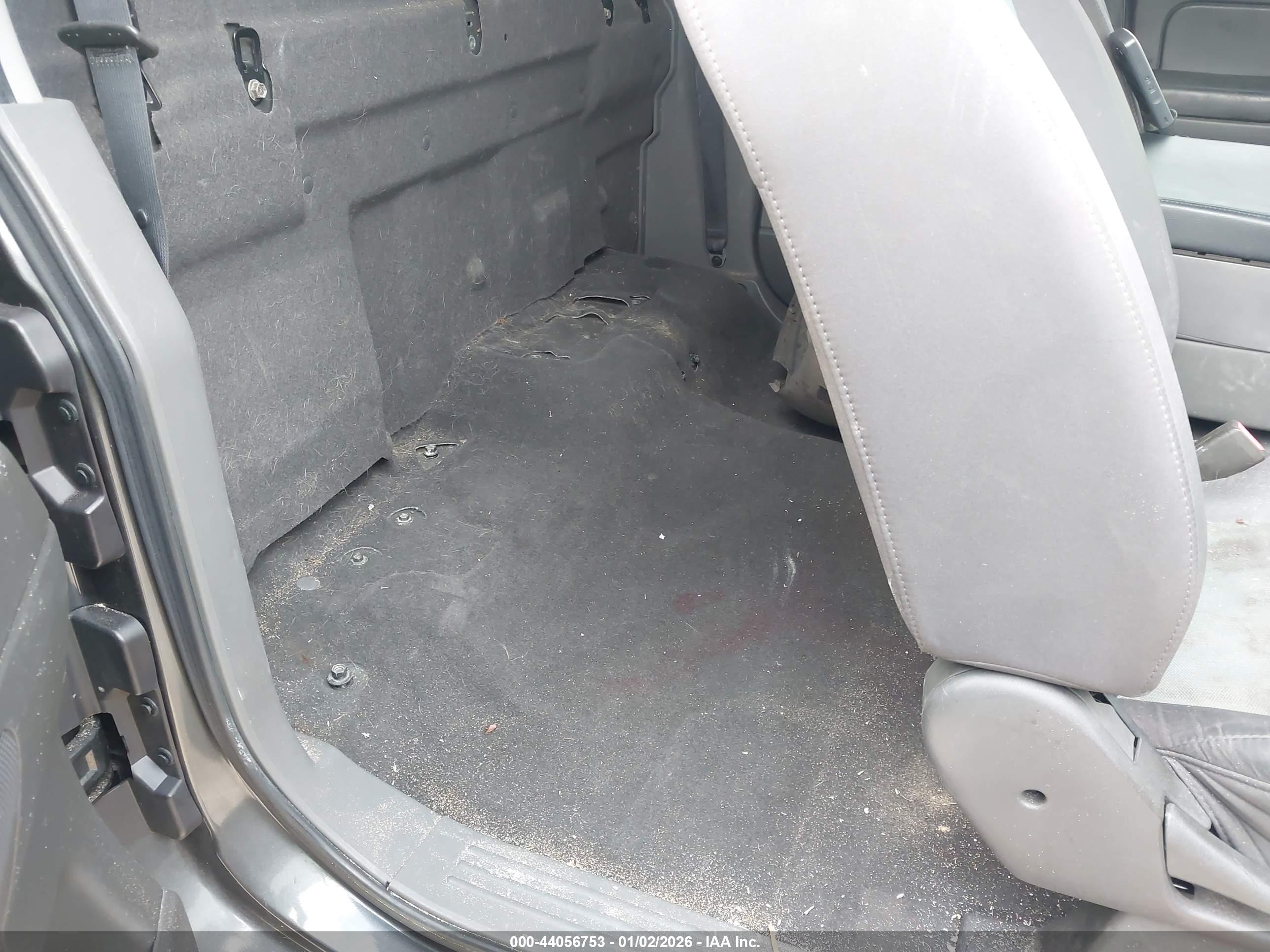 NISSAN TITAN image 8