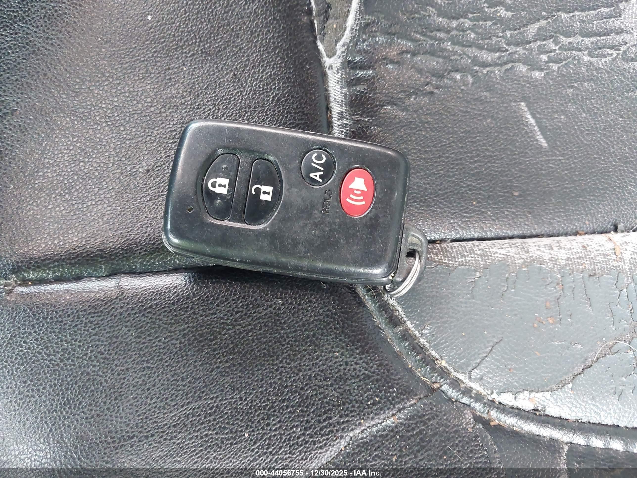 TOYOTA PRIUS image 11