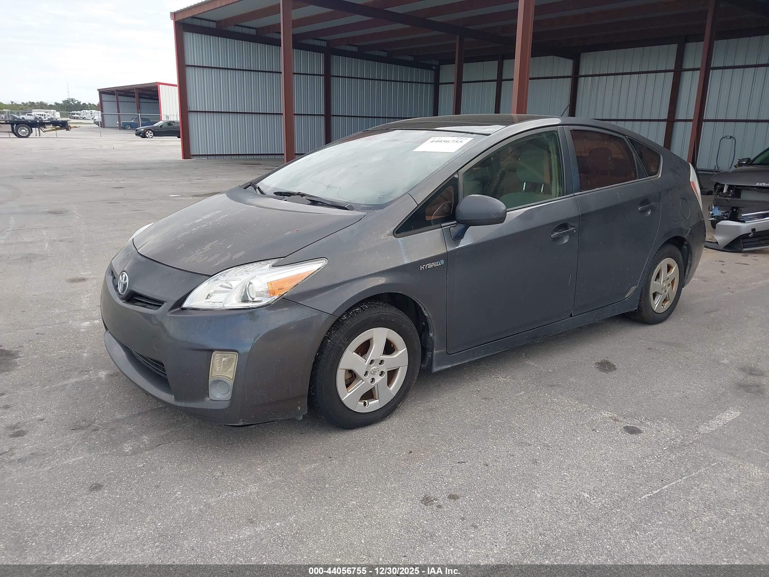 TOYOTA PRIUS image 2