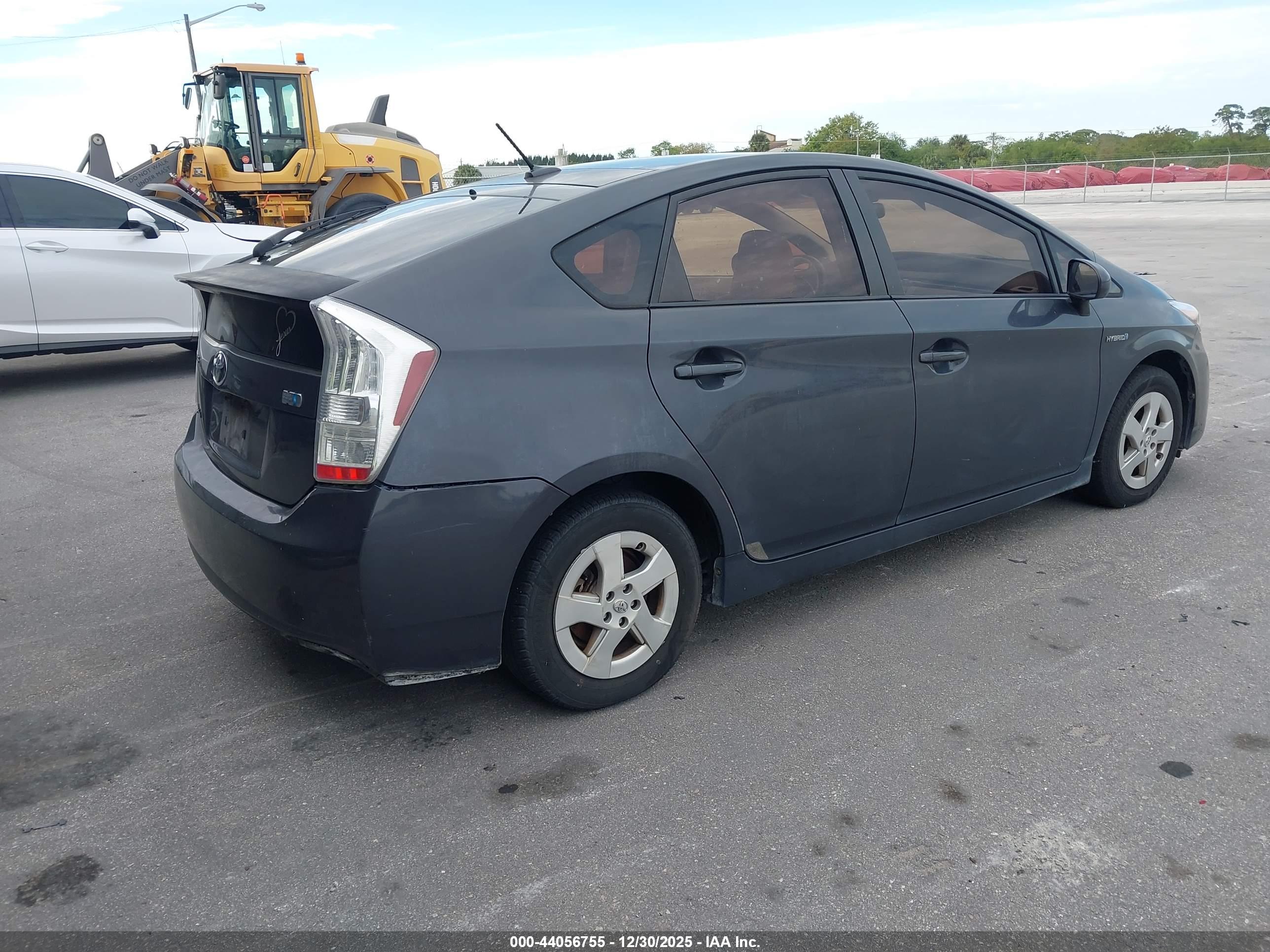 TOYOTA PRIUS image 4