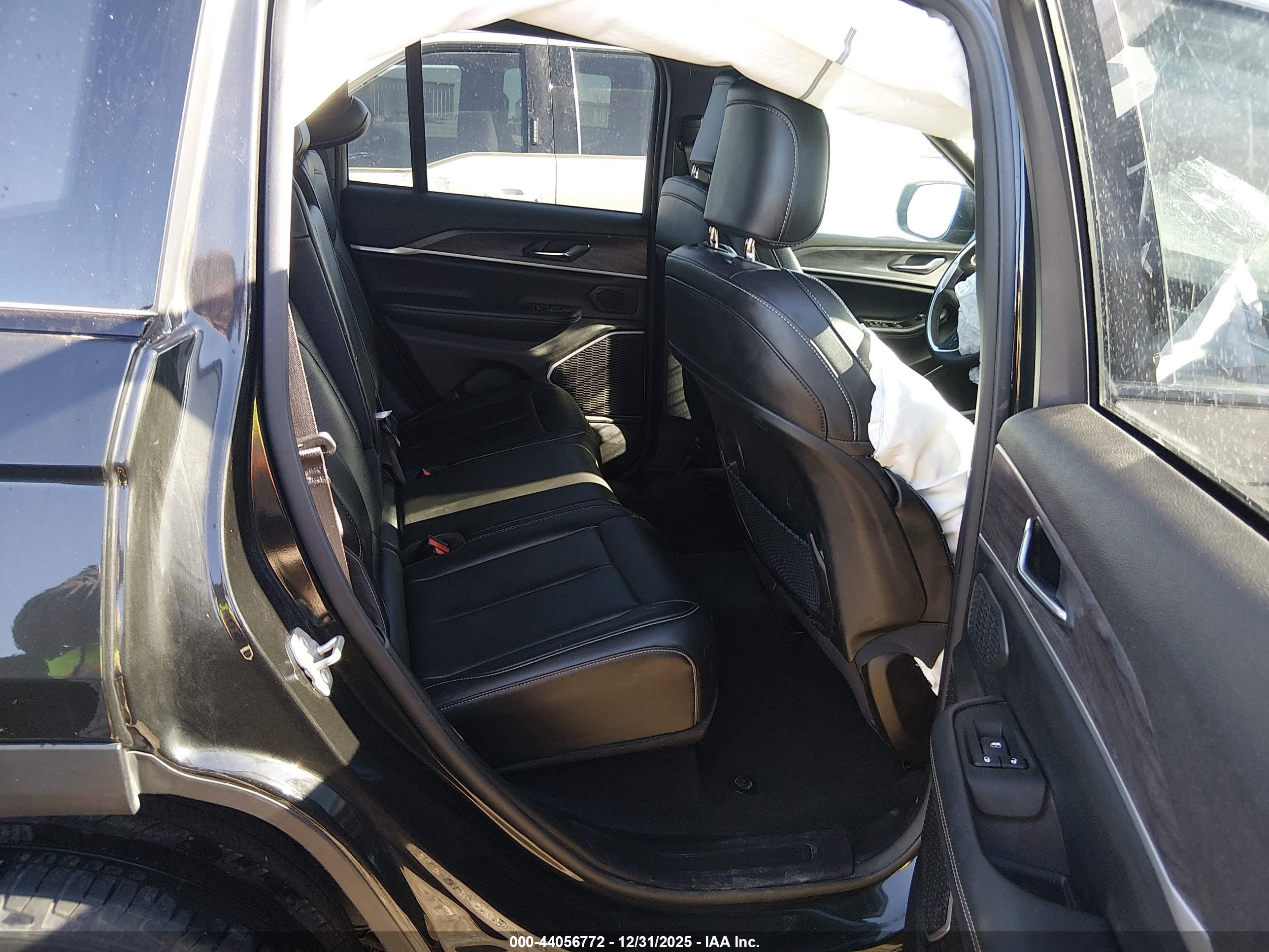 JEEP GRAND image 8