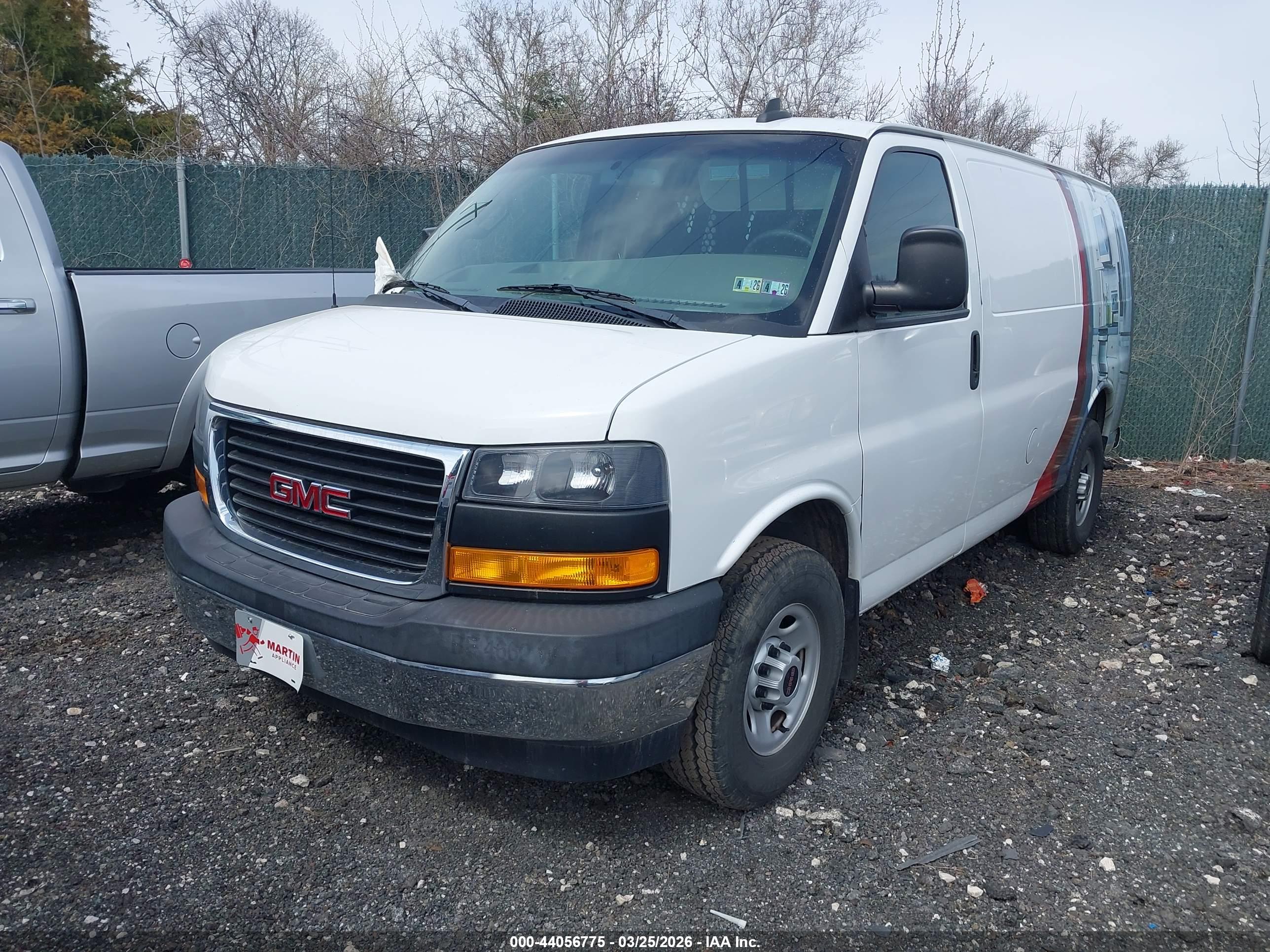 GMC SAVANA image 2