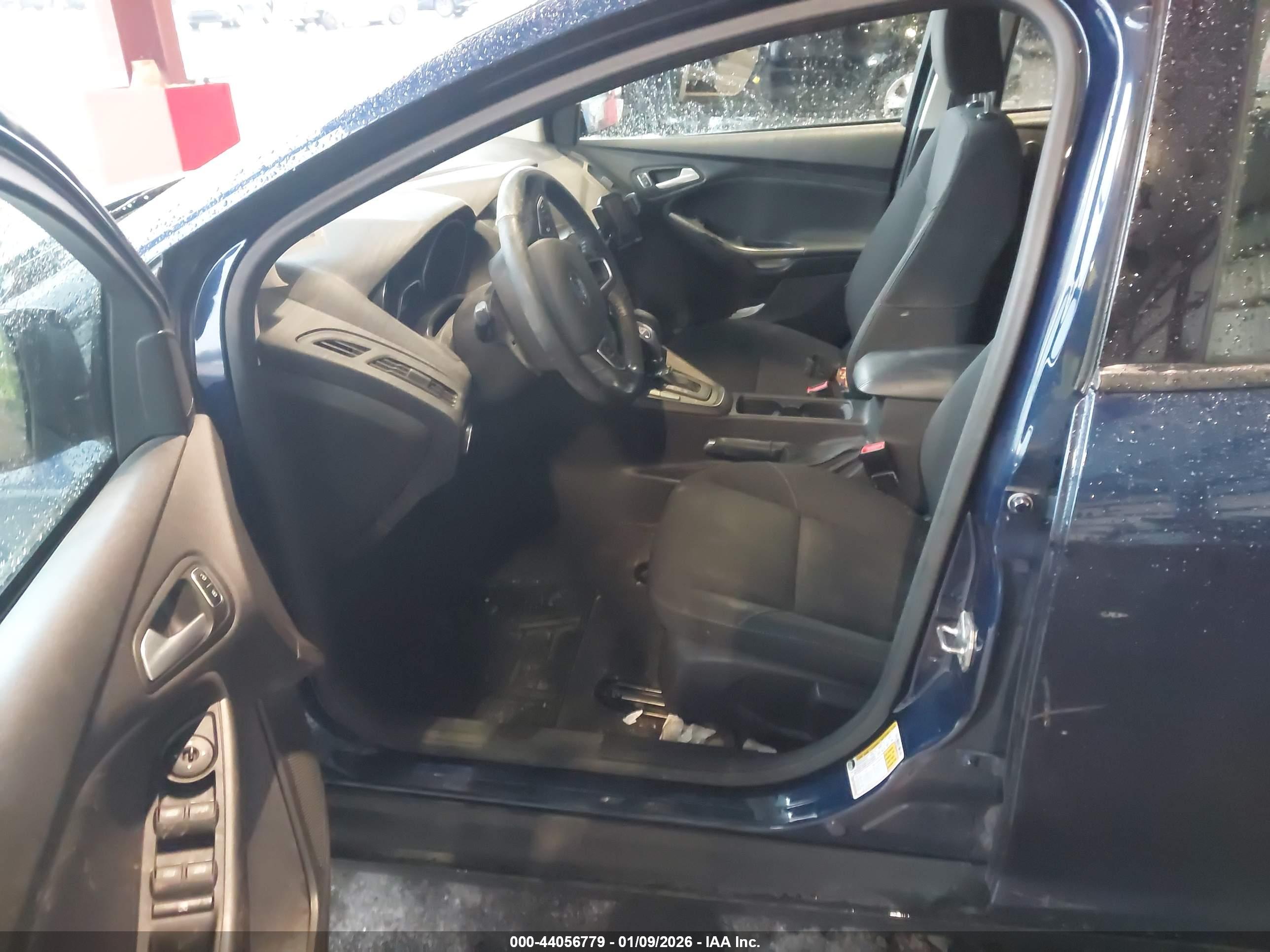 FORD FOCUS image 5