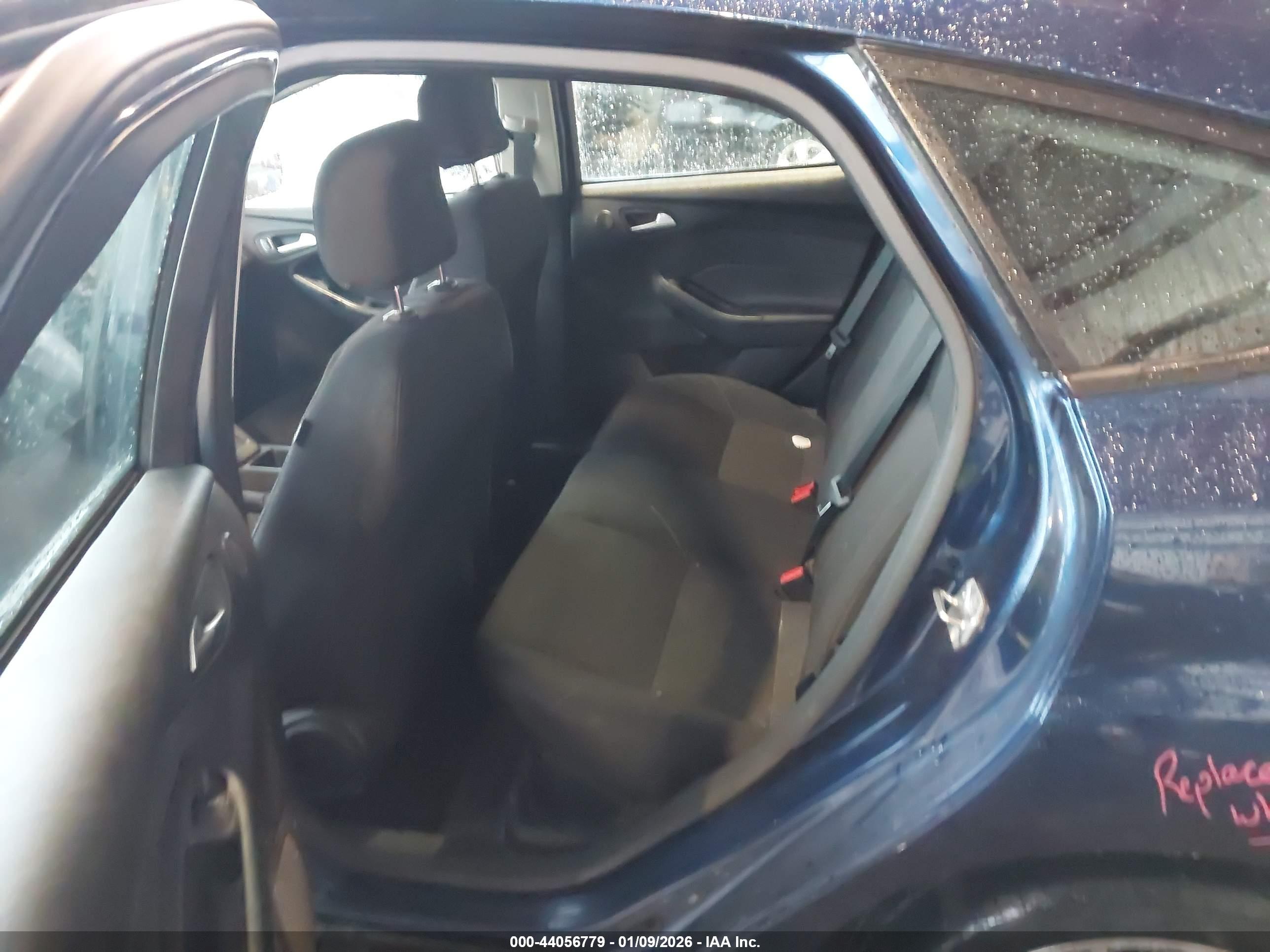 FORD FOCUS image 8