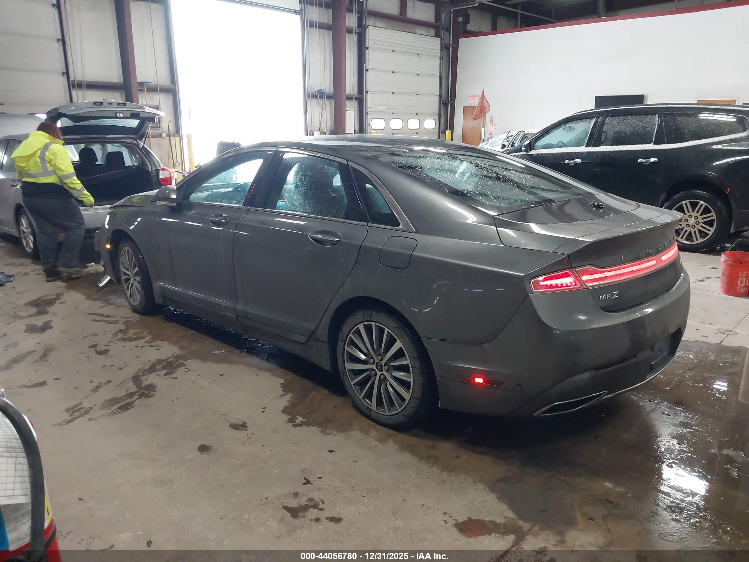 LINCOLN MKZ image 3