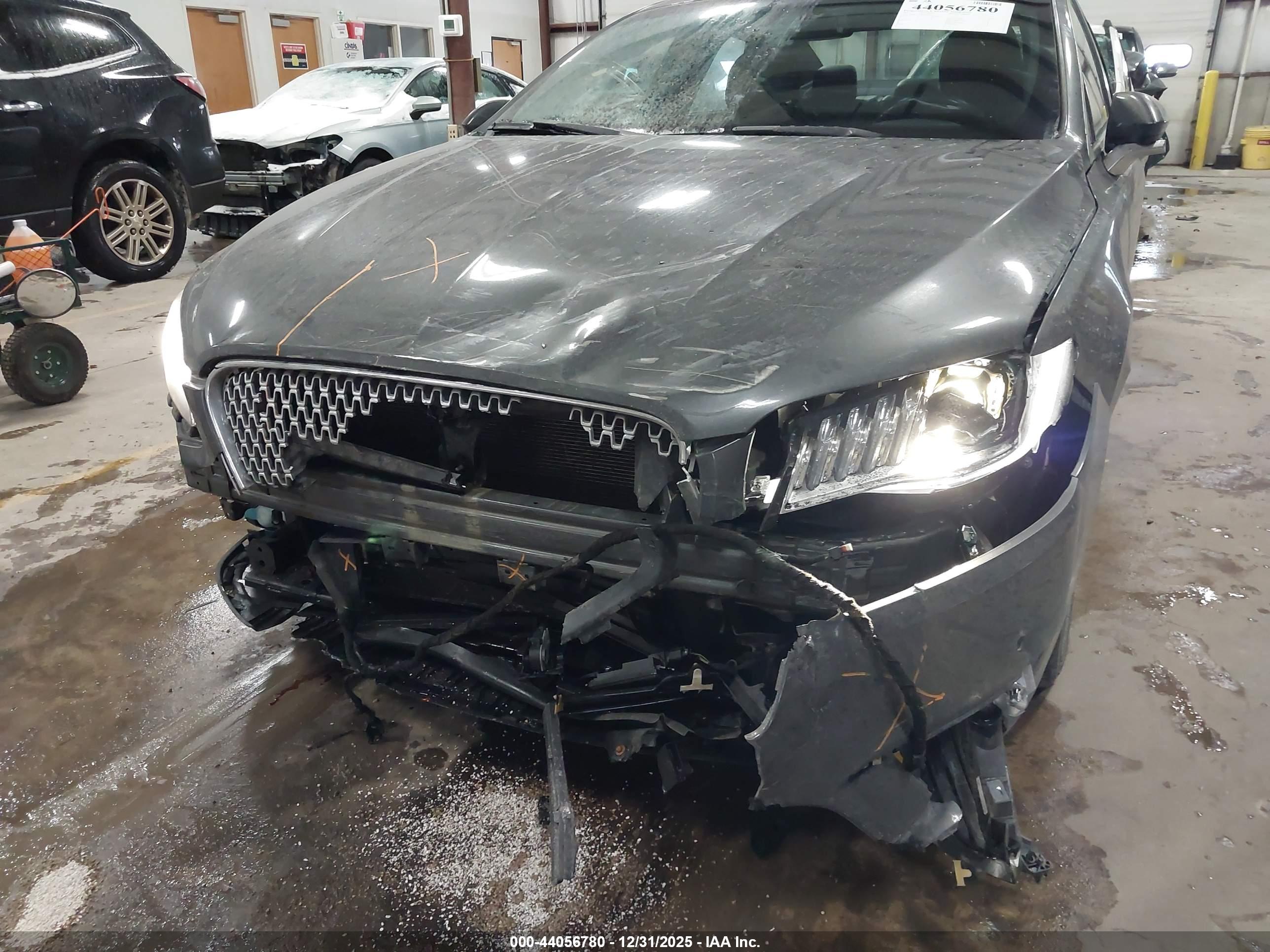 LINCOLN MKZ image 6