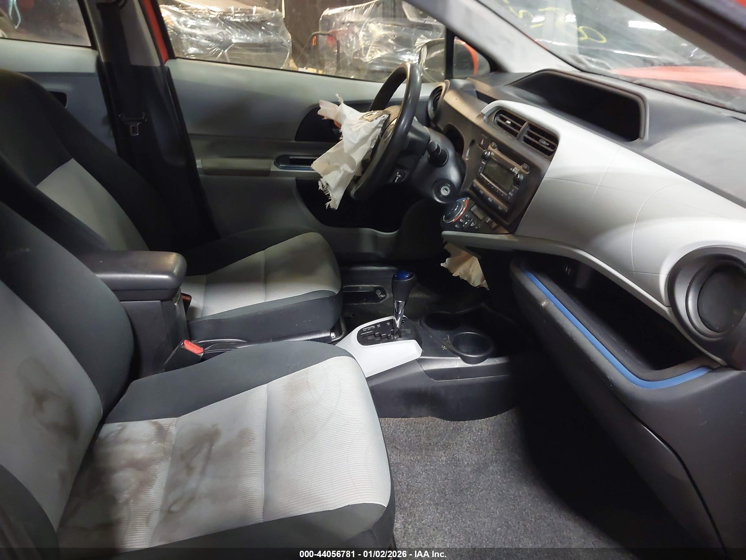 TOYOTA PRIUS image 5