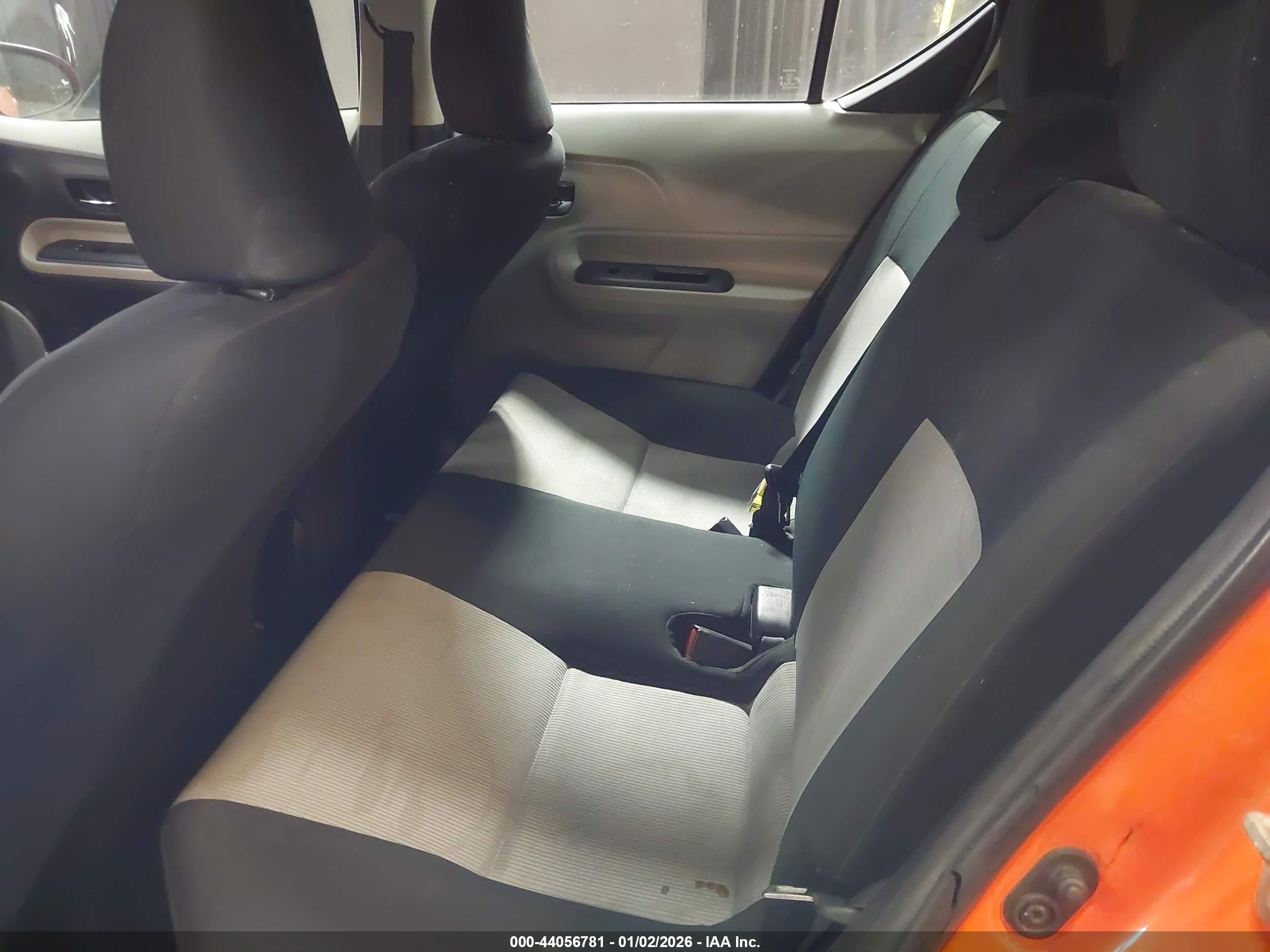 TOYOTA PRIUS image 8