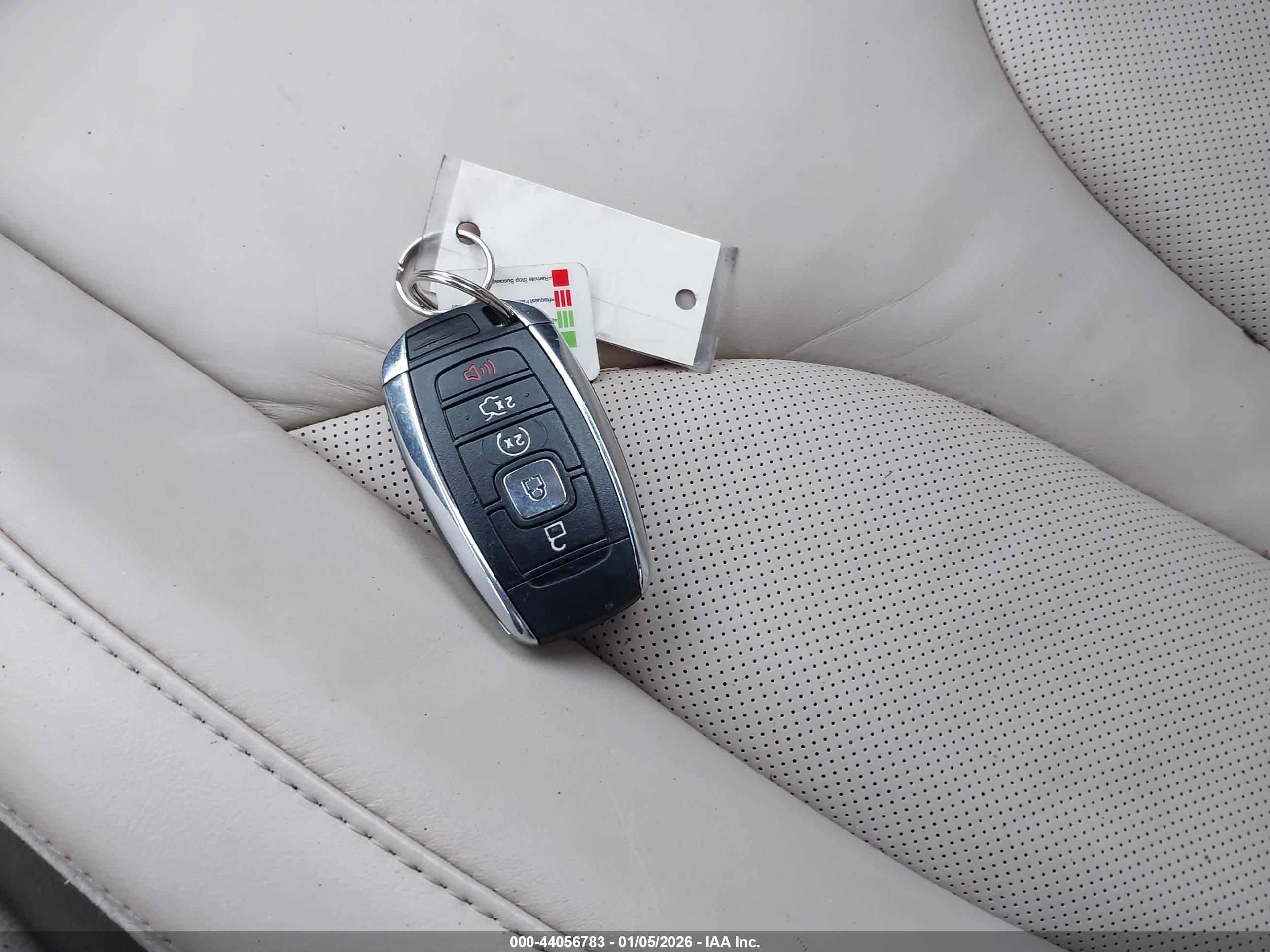 LINCOLN MKC image 11