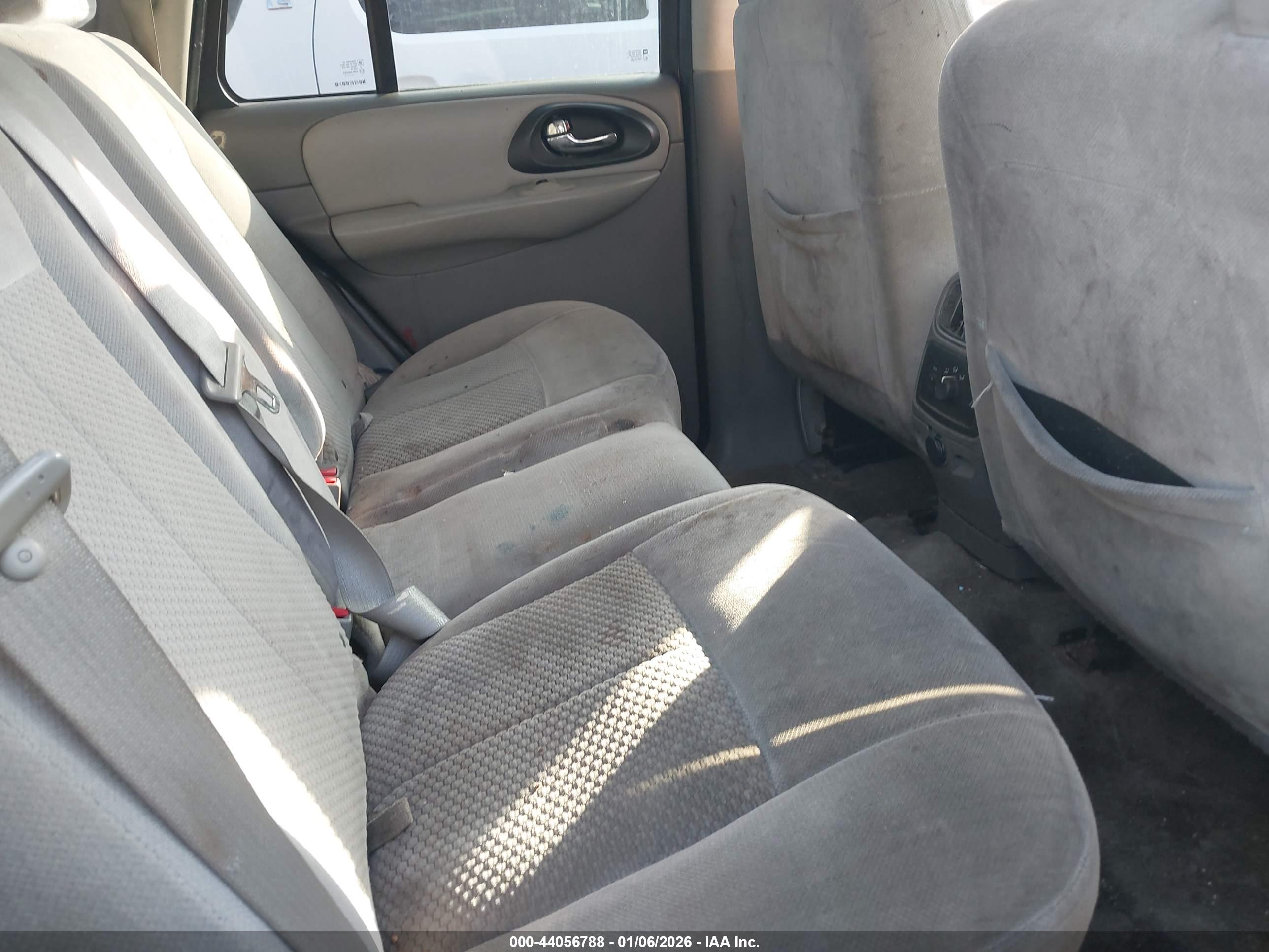 CHEVROLET TRAILBLAZER image 8