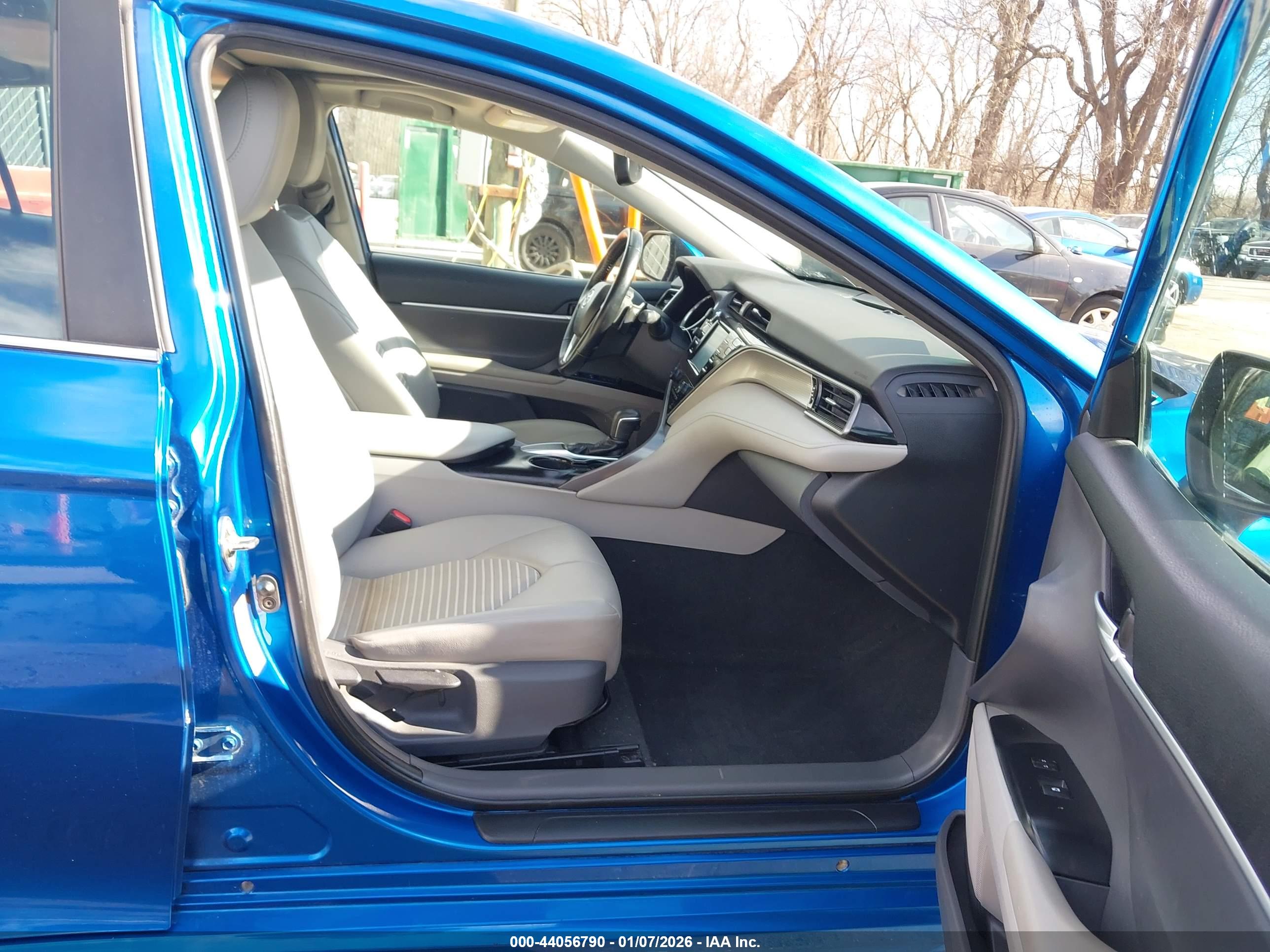 TOYOTA CAMRY image 5
