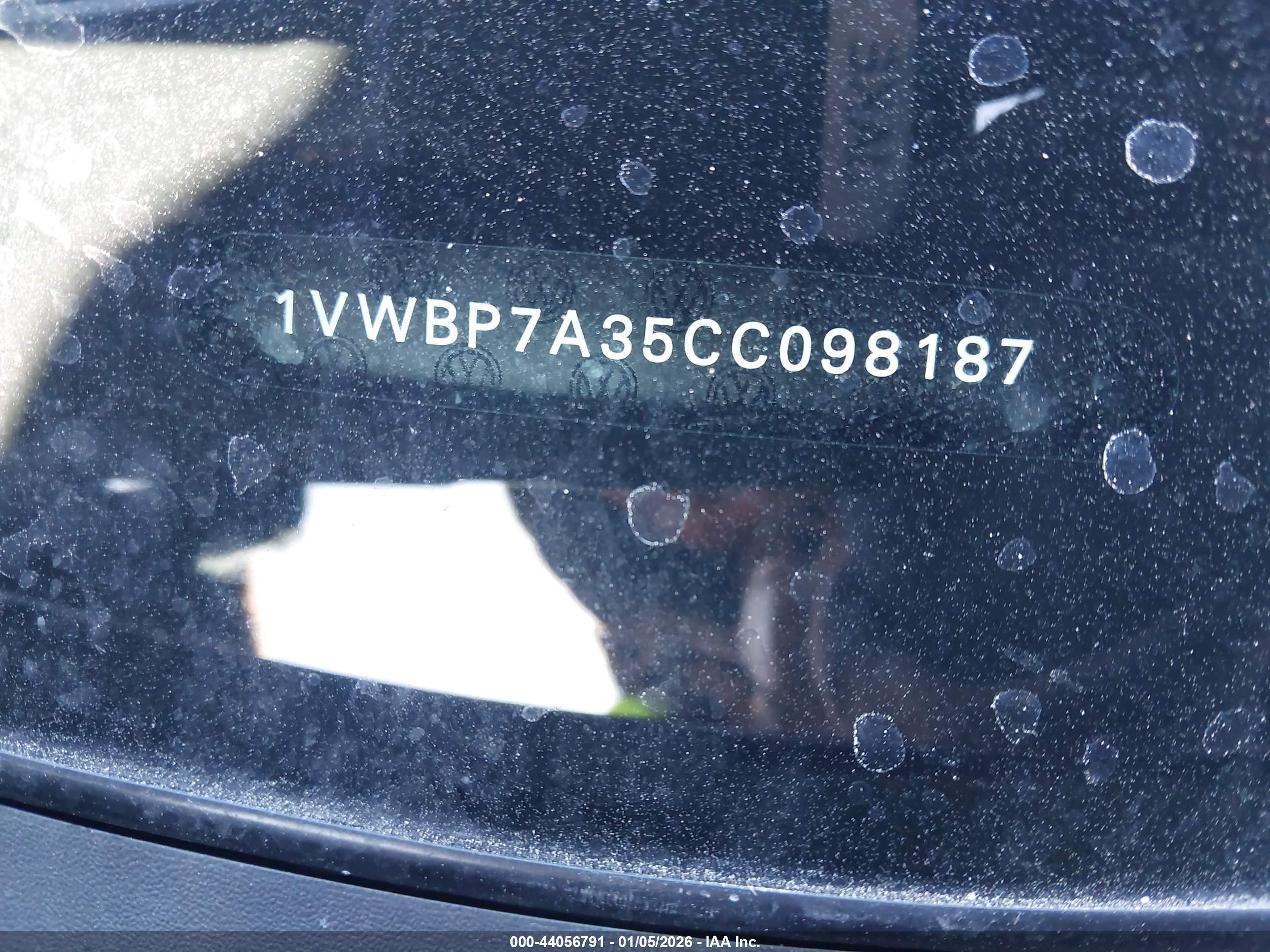 VOLKSWAGEN PASSAT image 9