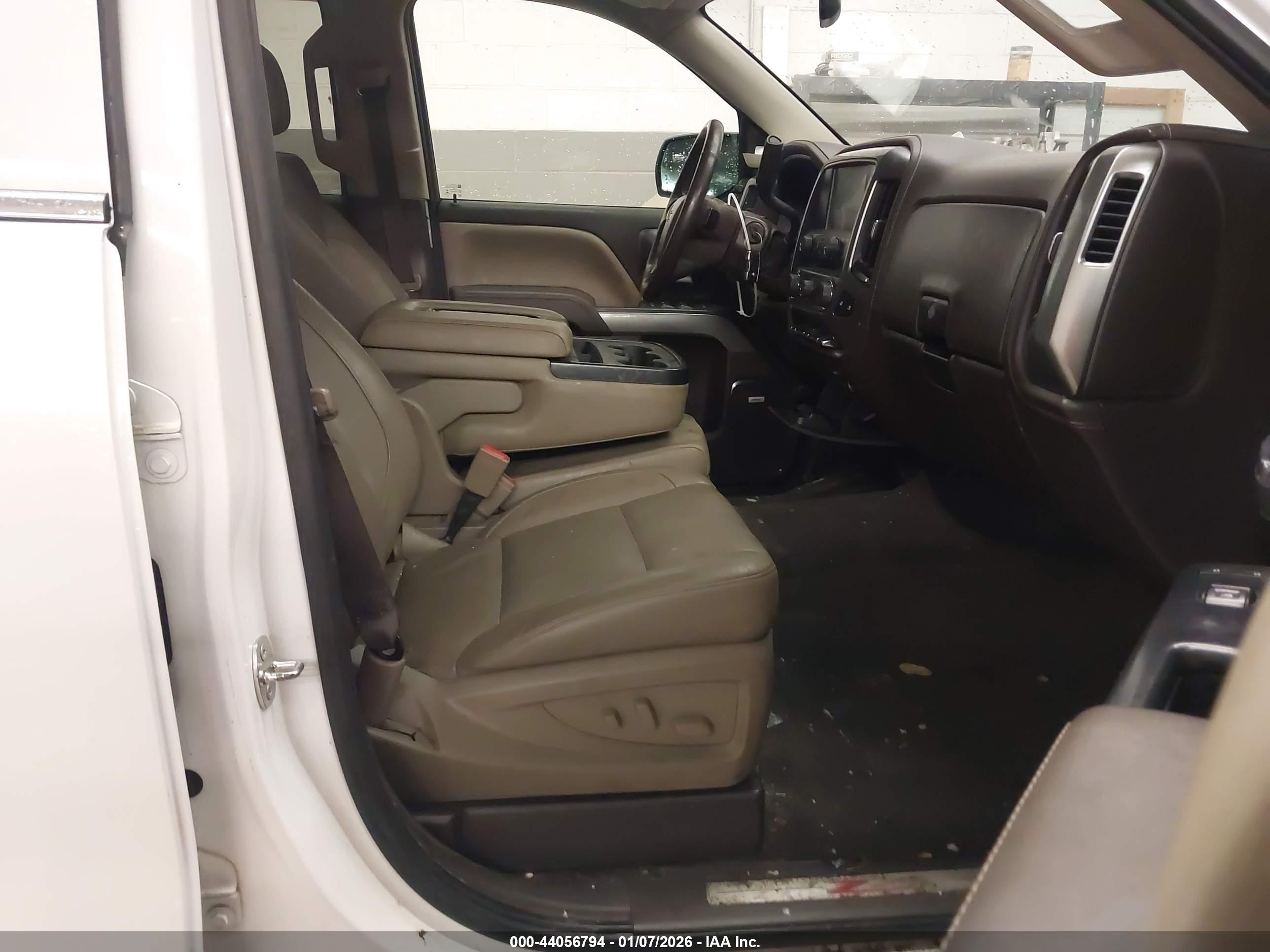 CHEVROLET SILVERADO image 5