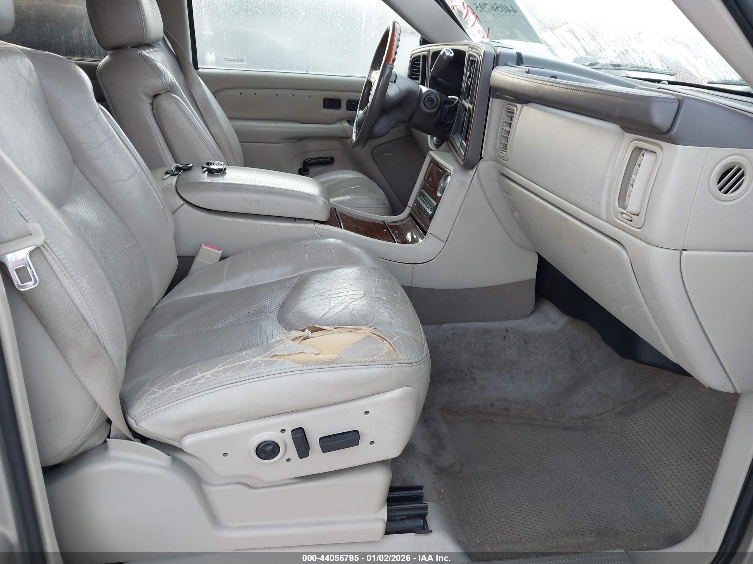 CADILLAC ESCALADE image 5