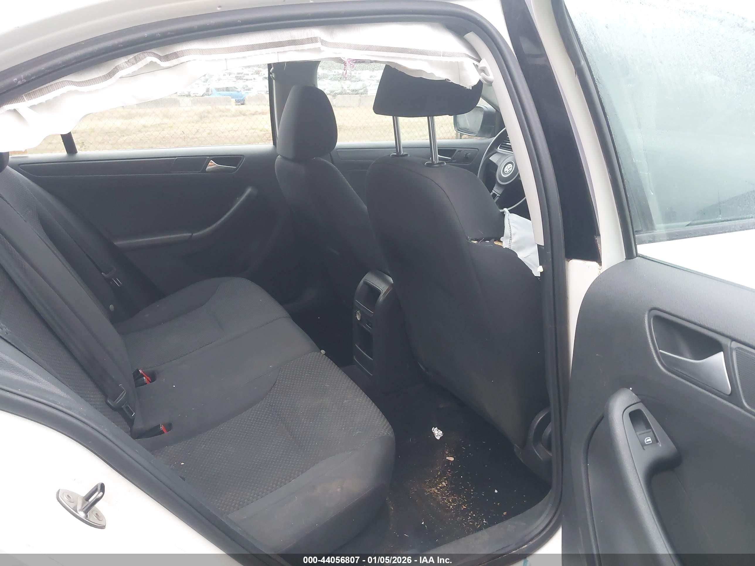 VOLKSWAGEN JETTA image 8