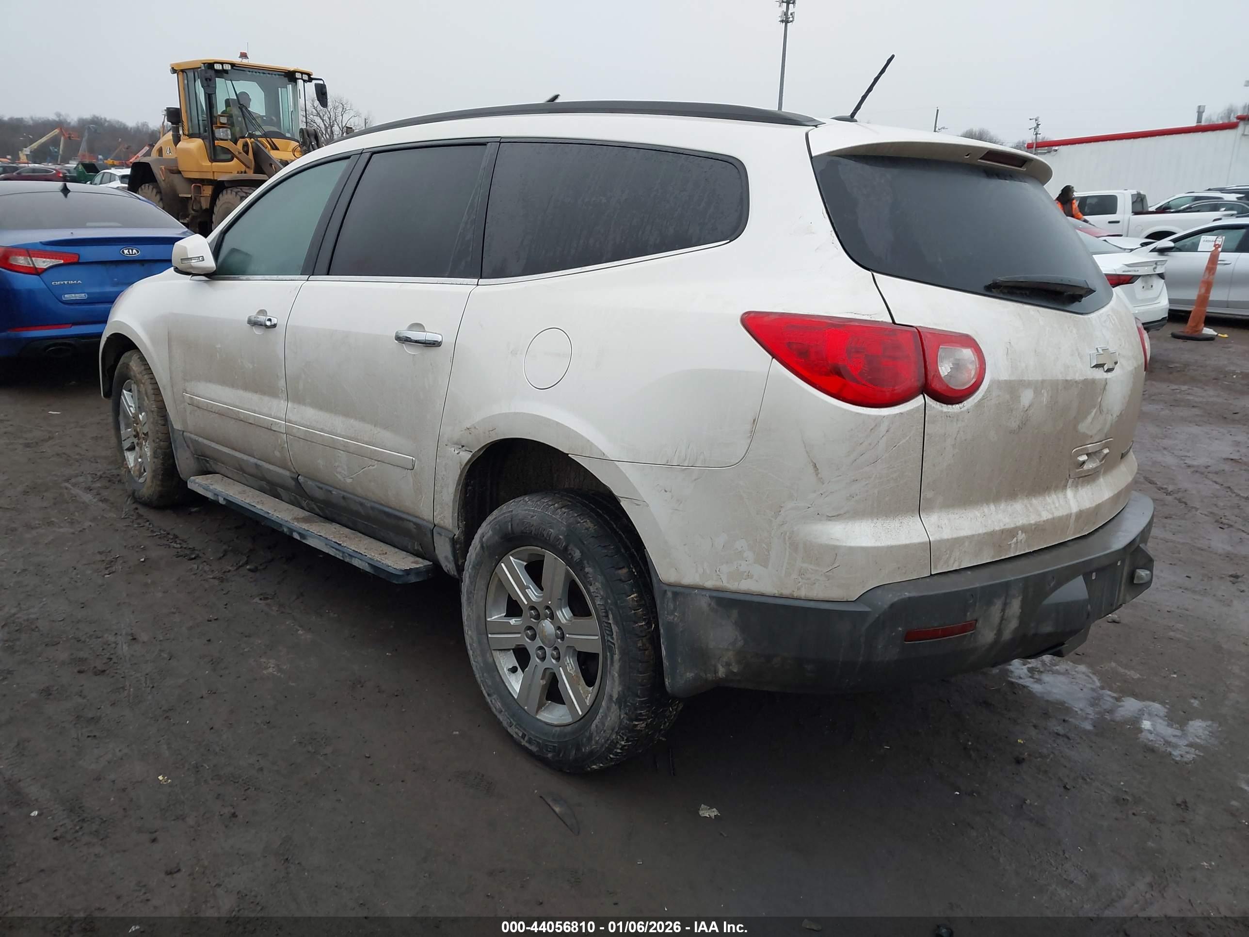 CHEVROLET TRAVERSE image 3