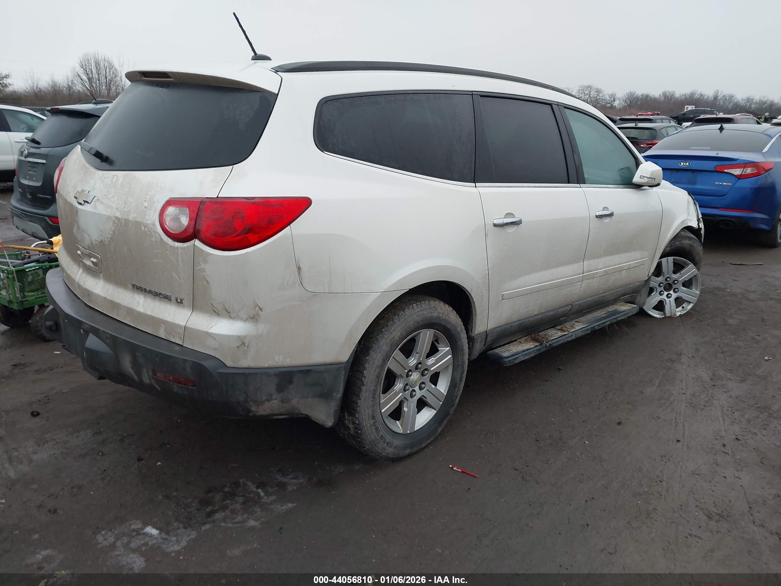 CHEVROLET TRAVERSE image 4