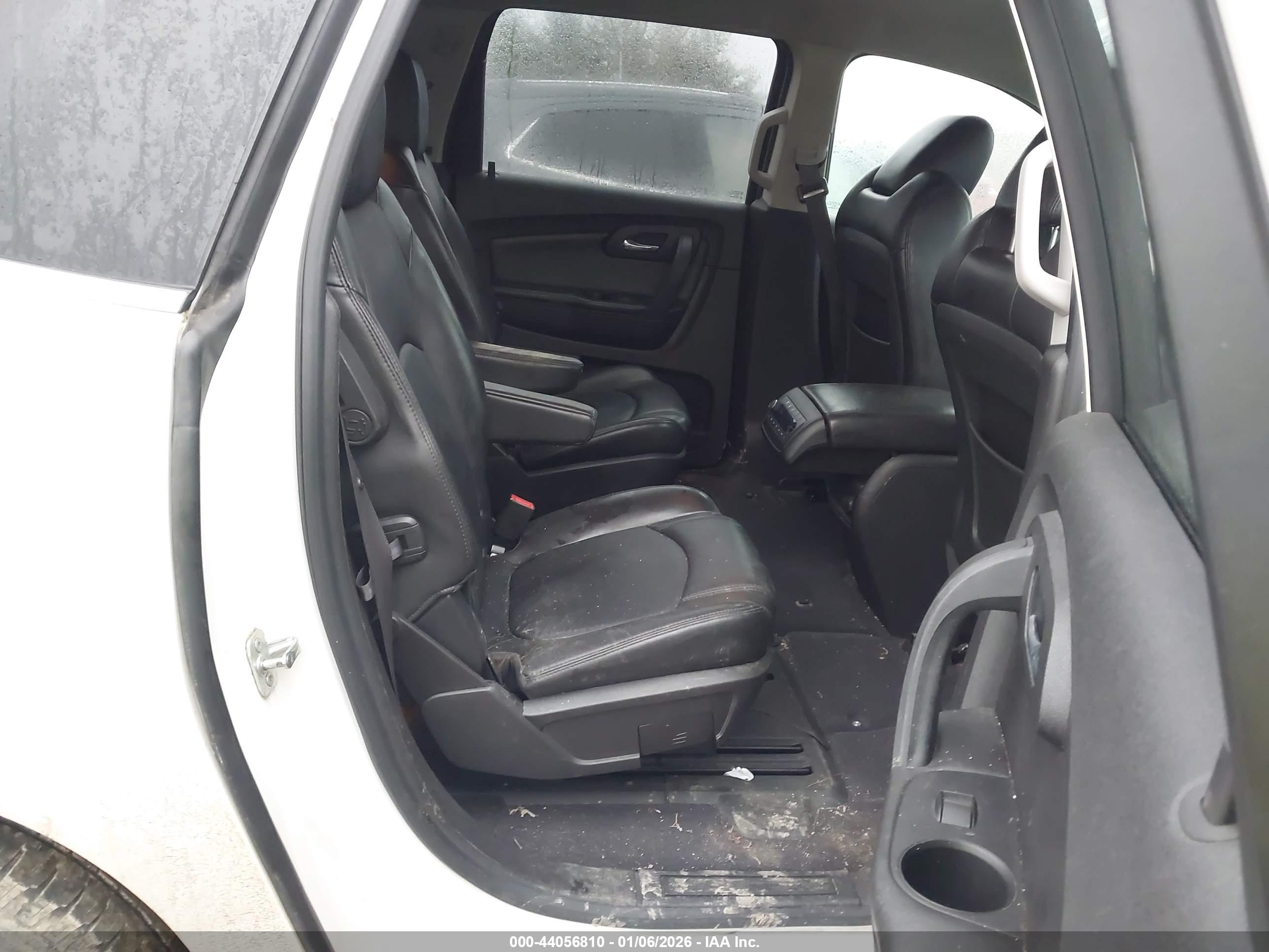 CHEVROLET TRAVERSE image 8