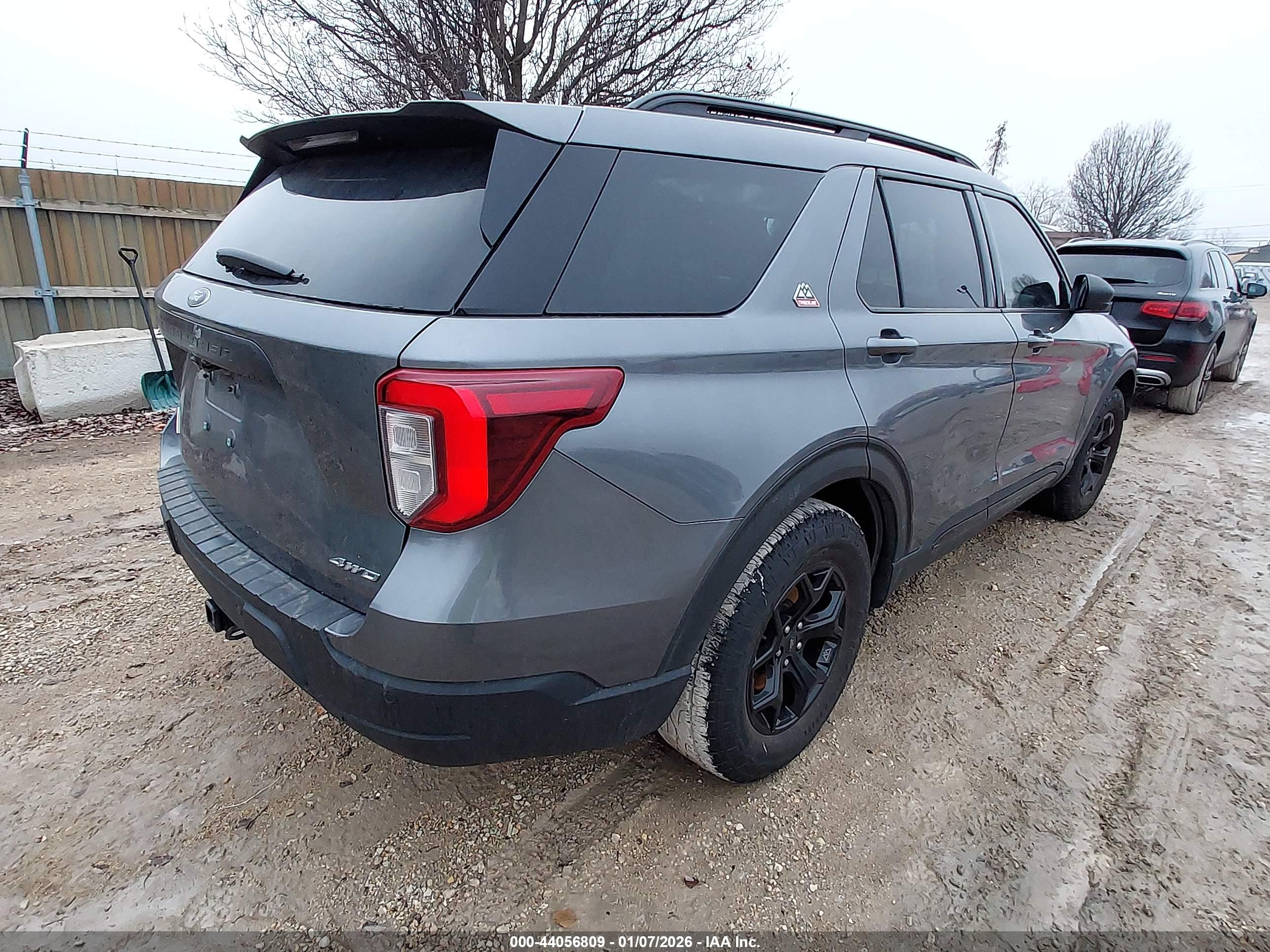 FORD EXPLORER image 4