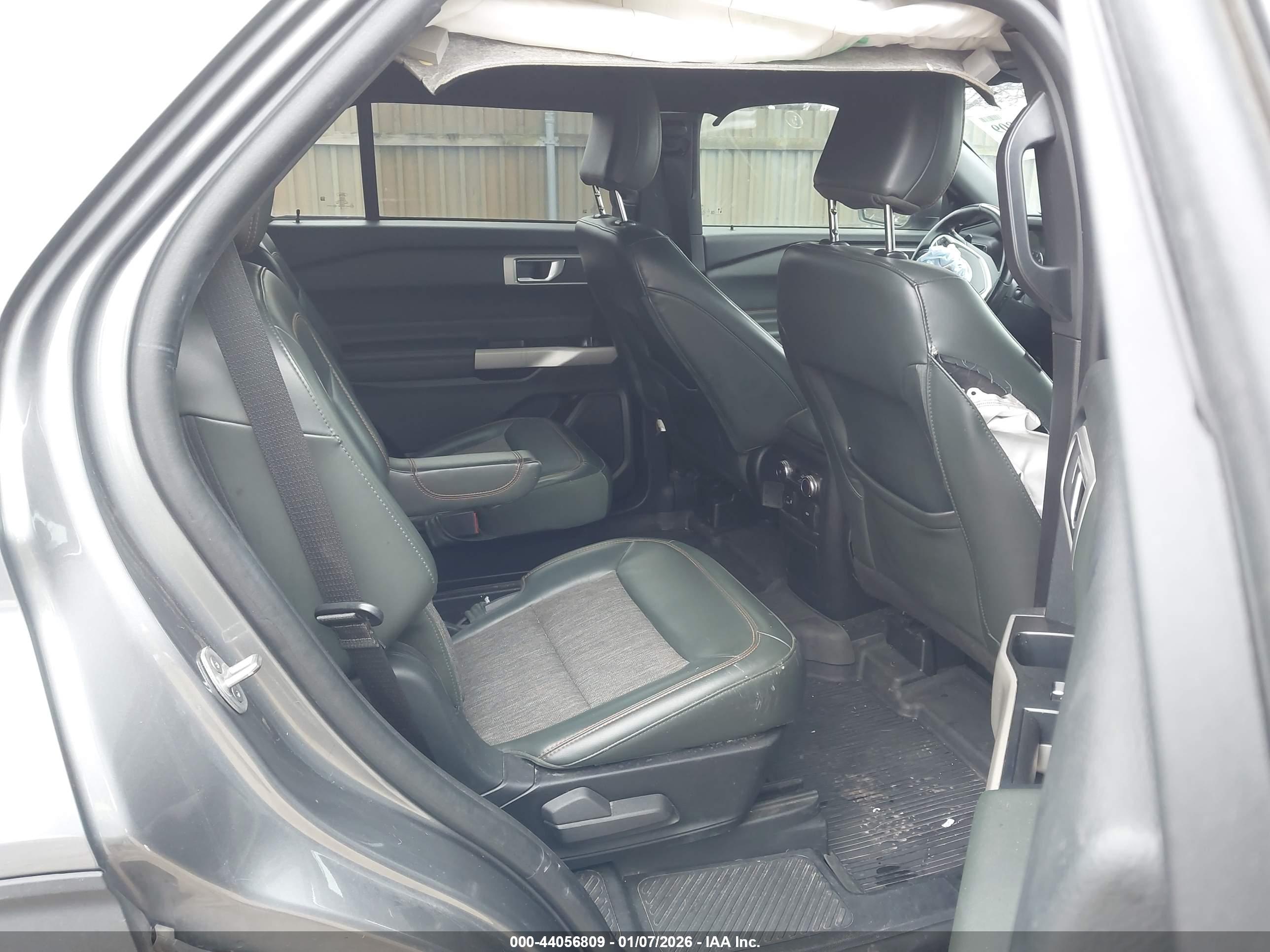 FORD EXPLORER image 8