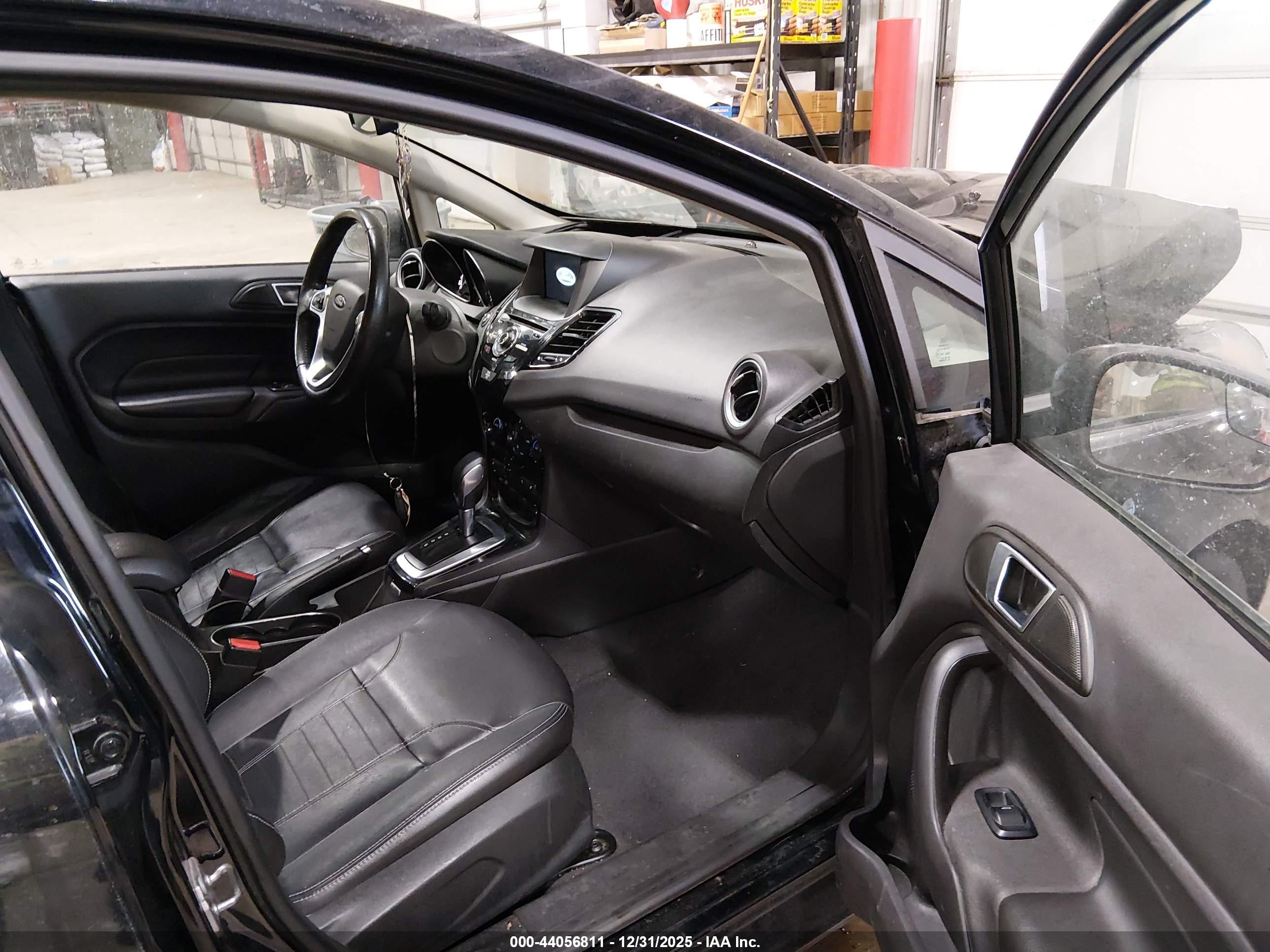 FORD FIESTA image 5