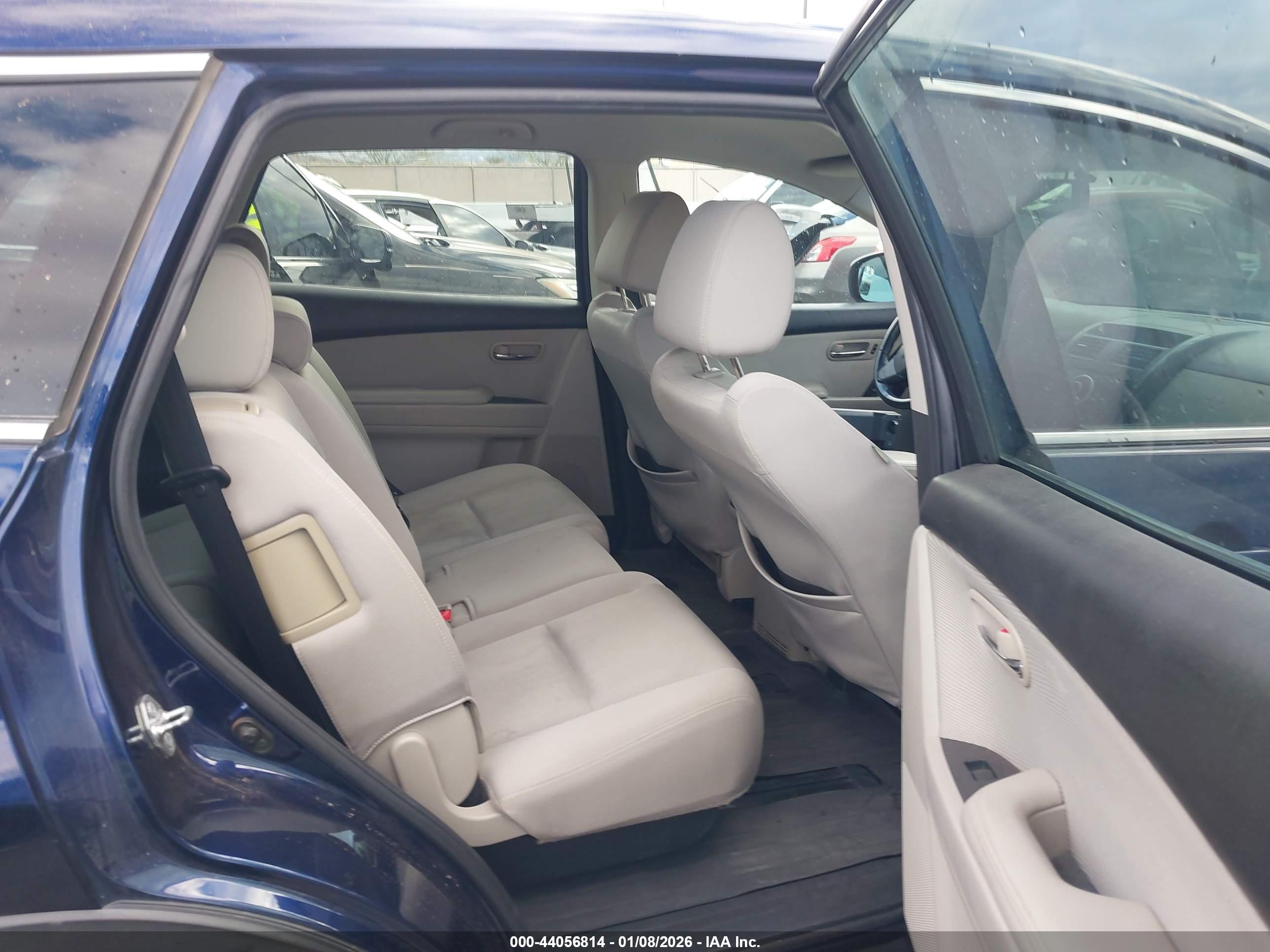 MAZDA CX-9 image 8