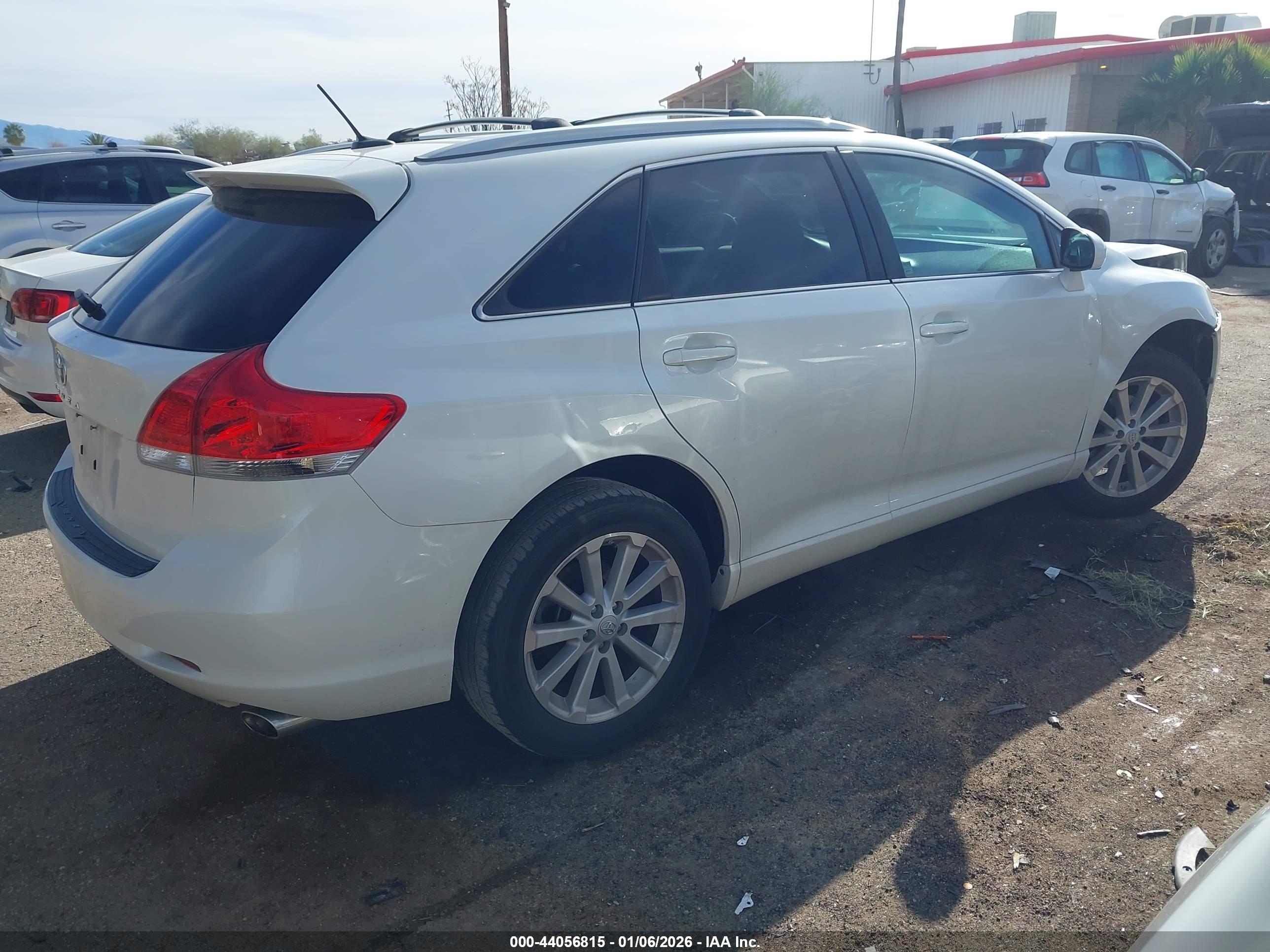 TOYOTA VENZA image 4